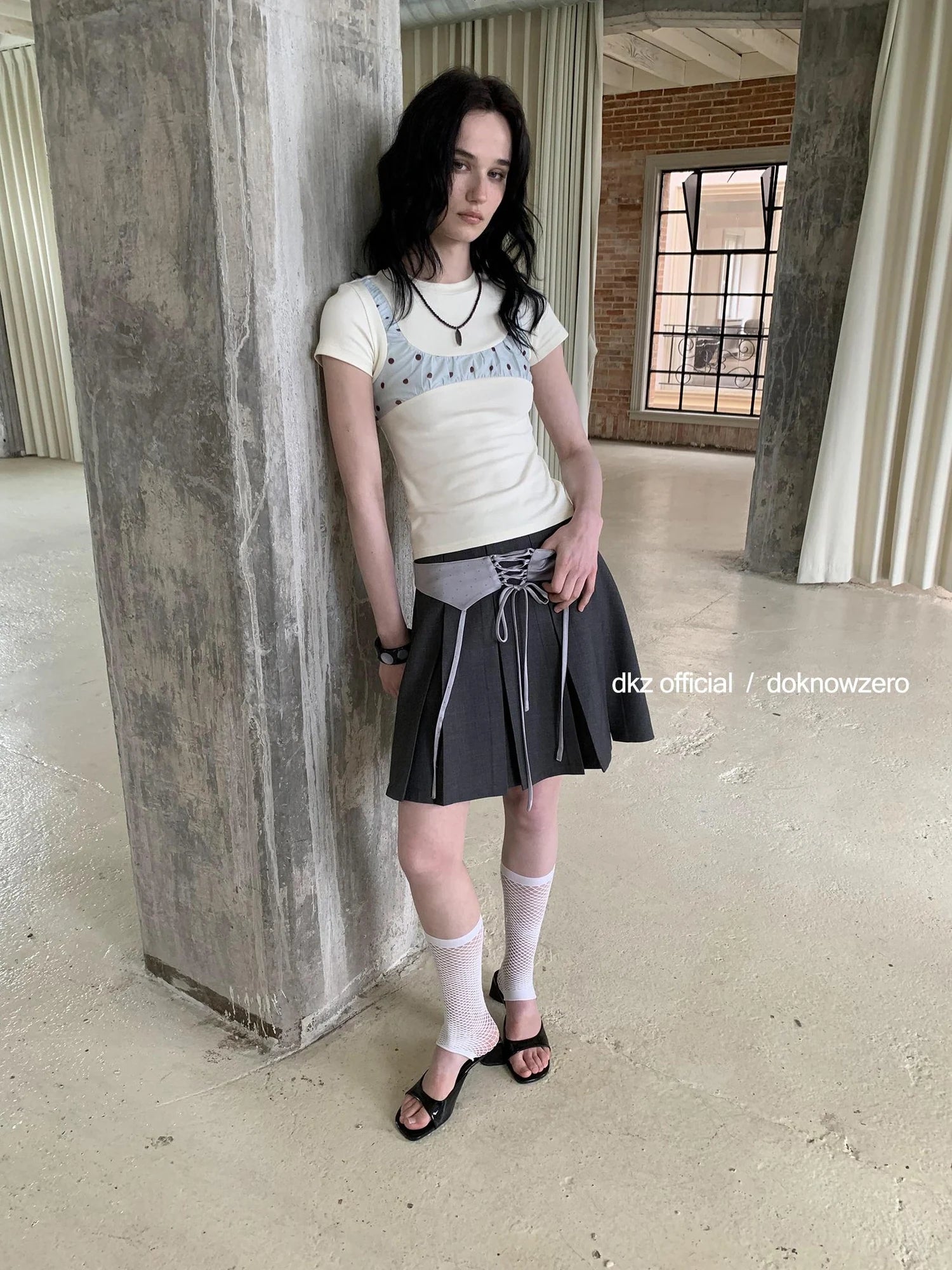 DKZ OFFICIAL Polka Dot Retro Fitted Short Sleeve T-shirt