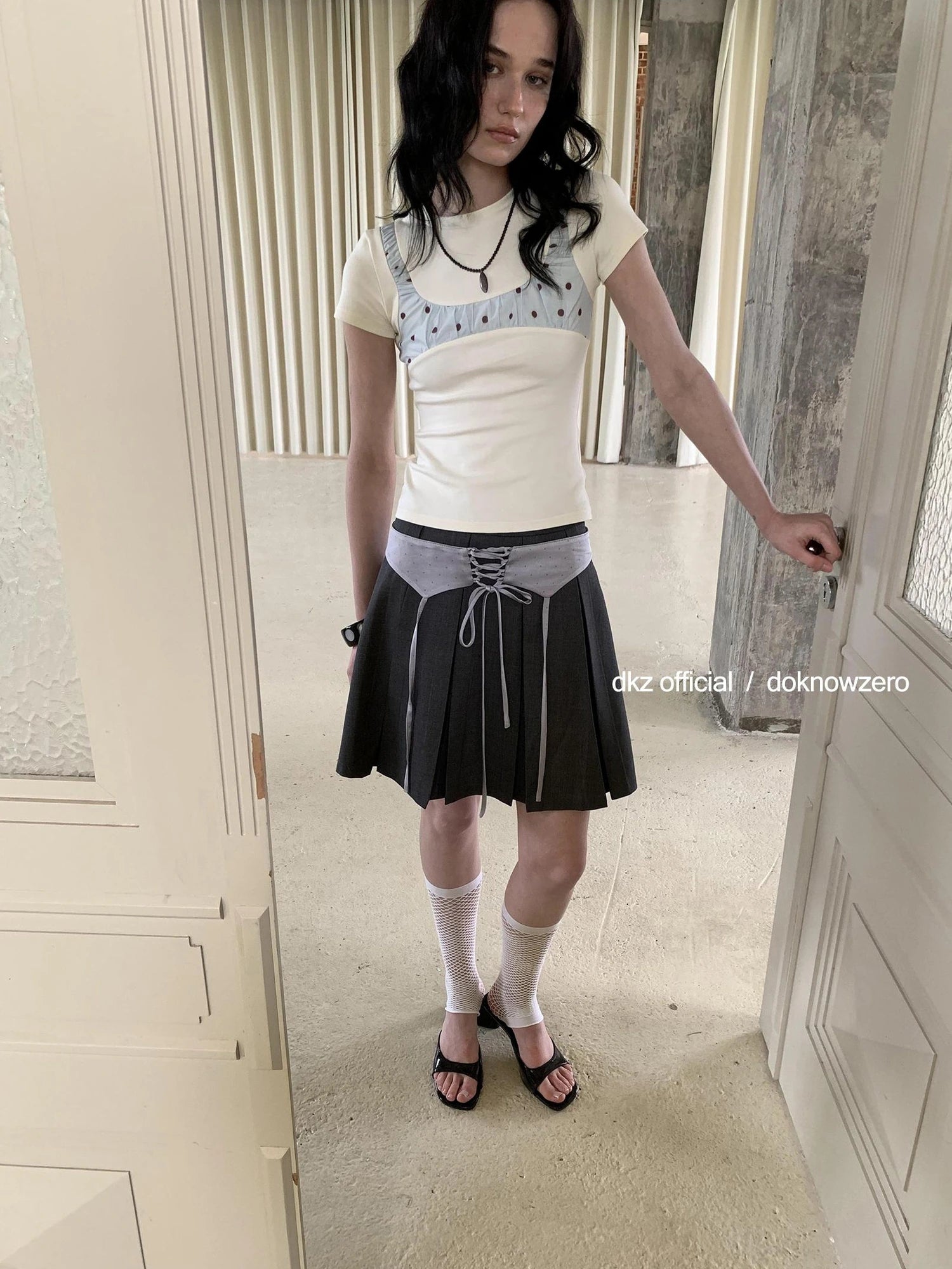 DKZ OFFICIAL Polka Dot Retro Fitted Short Sleeve T-shirt