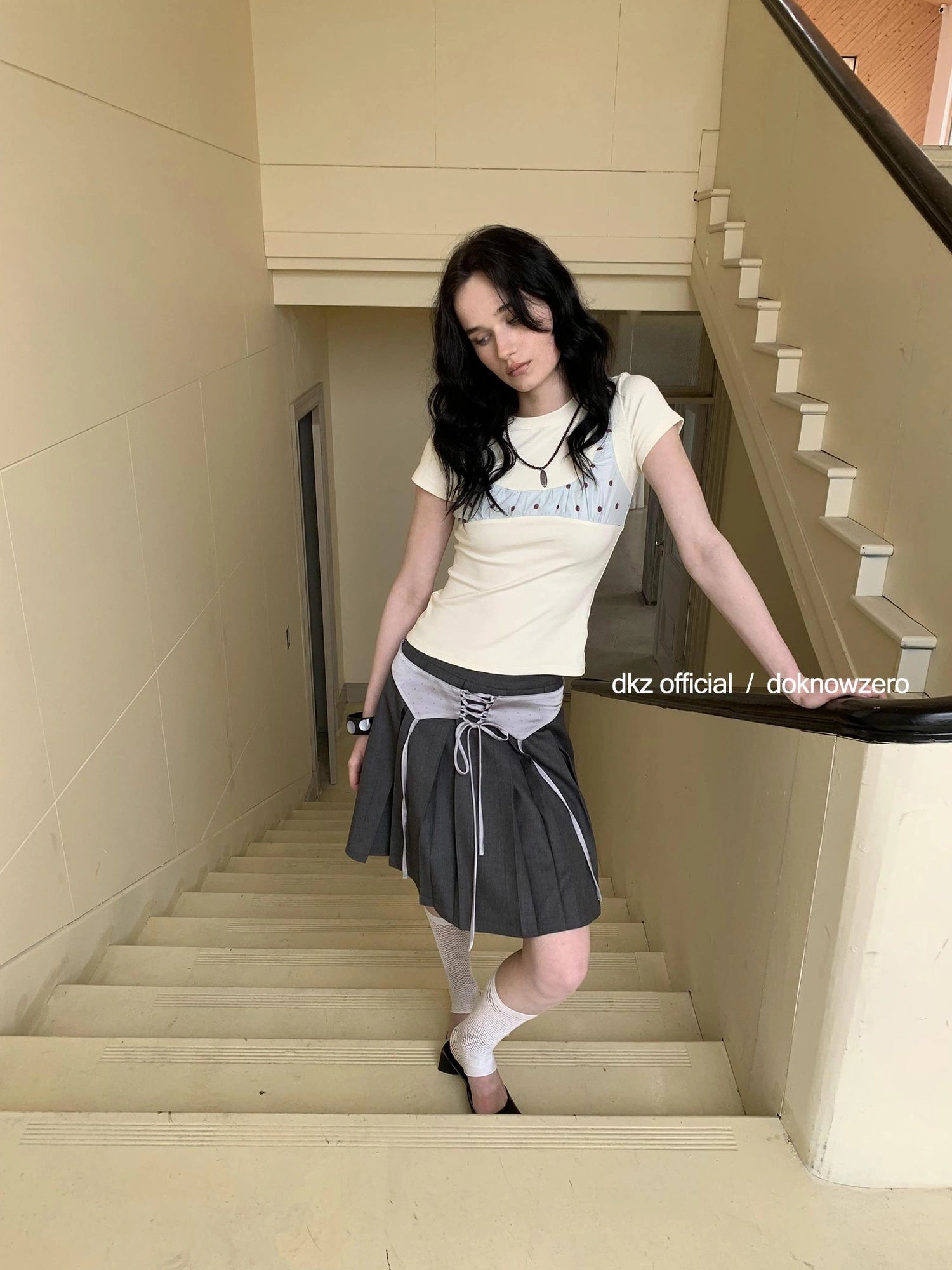 DKZ OFFICIAL Polka Dot Retro Fitted Short Sleeve T-shirt