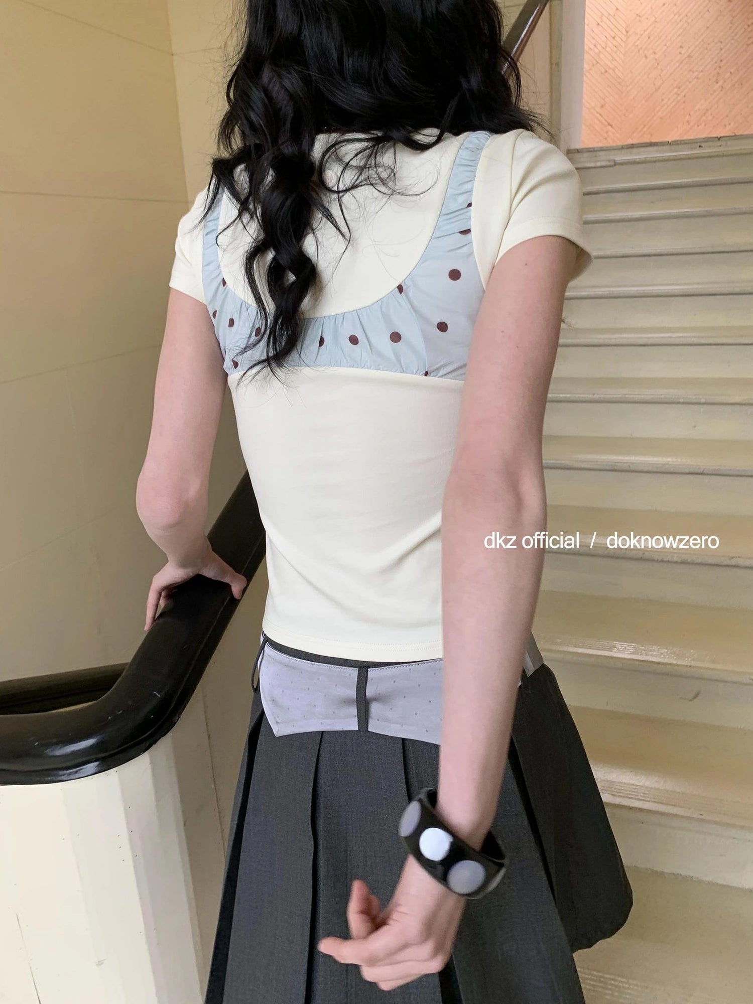 DKZ OFFICIAL Polka Dot Retro Fitted Short Sleeve T-shirt