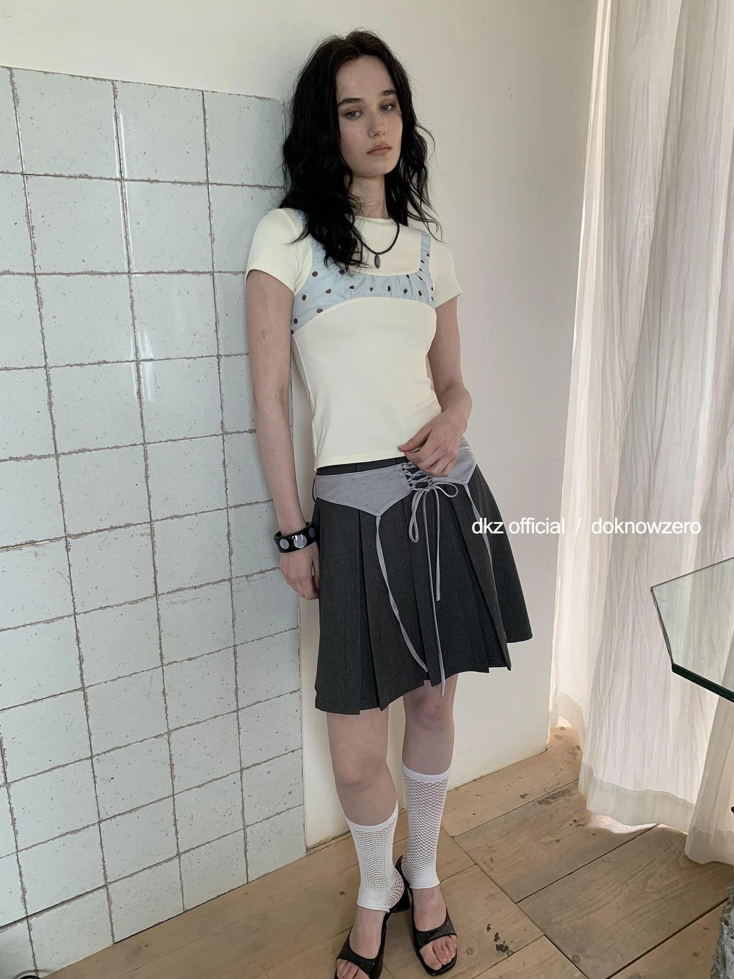 DKZ OFFICIAL Polka Dot Retro Fitted Short Sleeve T-shirt