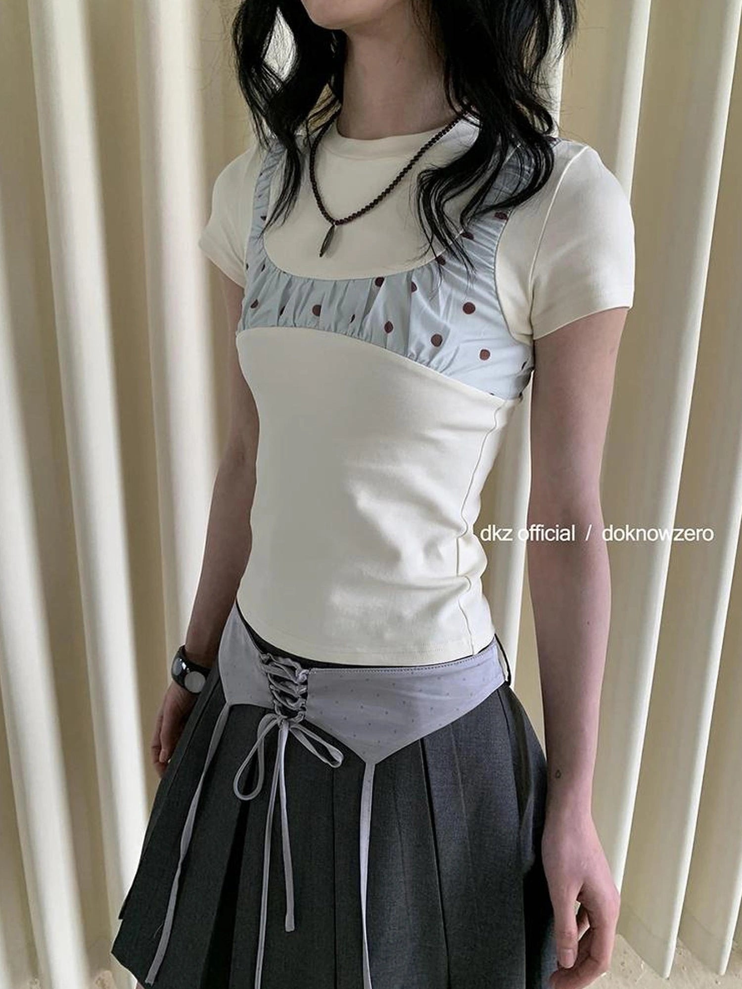 DKZ OFFICIAL Polka Dot Retro Fitted Short Sleeve T-shirt