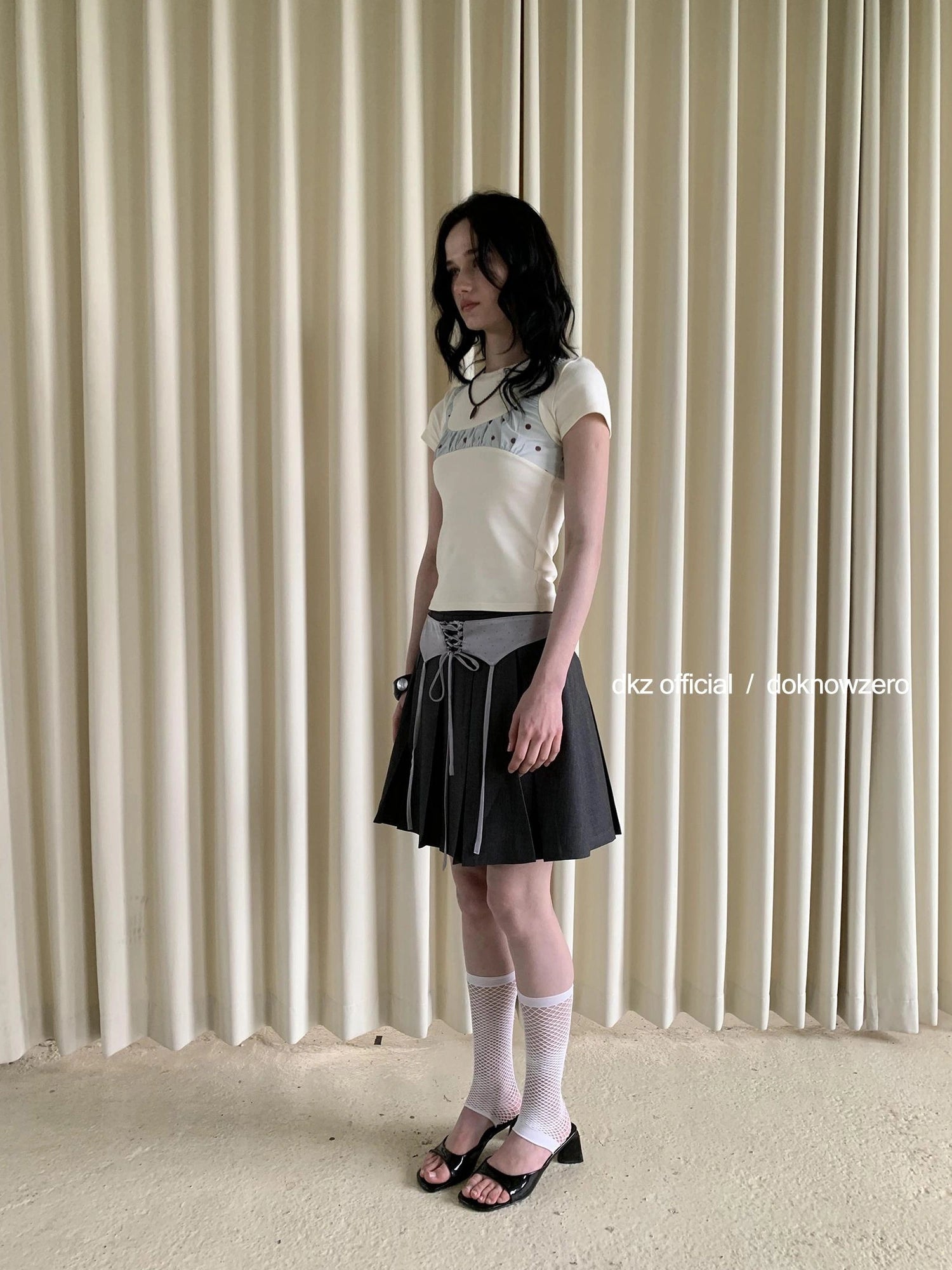 DKZ OFFICIAL Polka Dot Retro Fitted Short Sleeve T-shirt