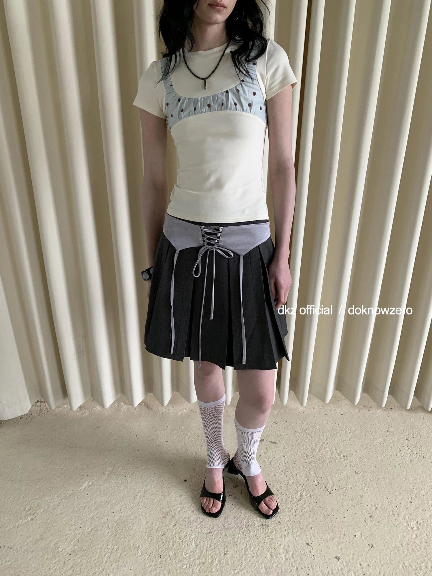 DKZ OFFICIAL Polka Dot Retro Fitted Short Sleeve T-shirt