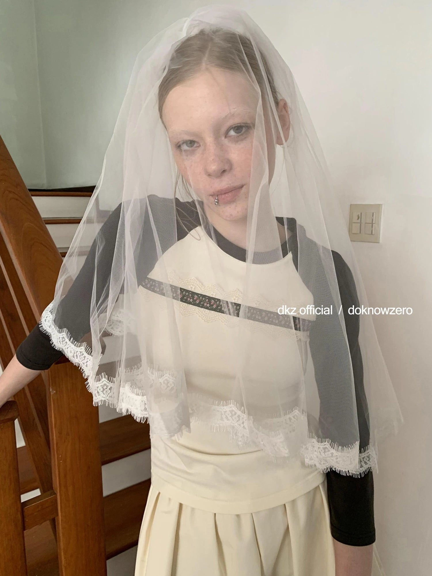 DKZ OFFICIAL Raglan Sleeve Lace Trim Ribbed T-shirt