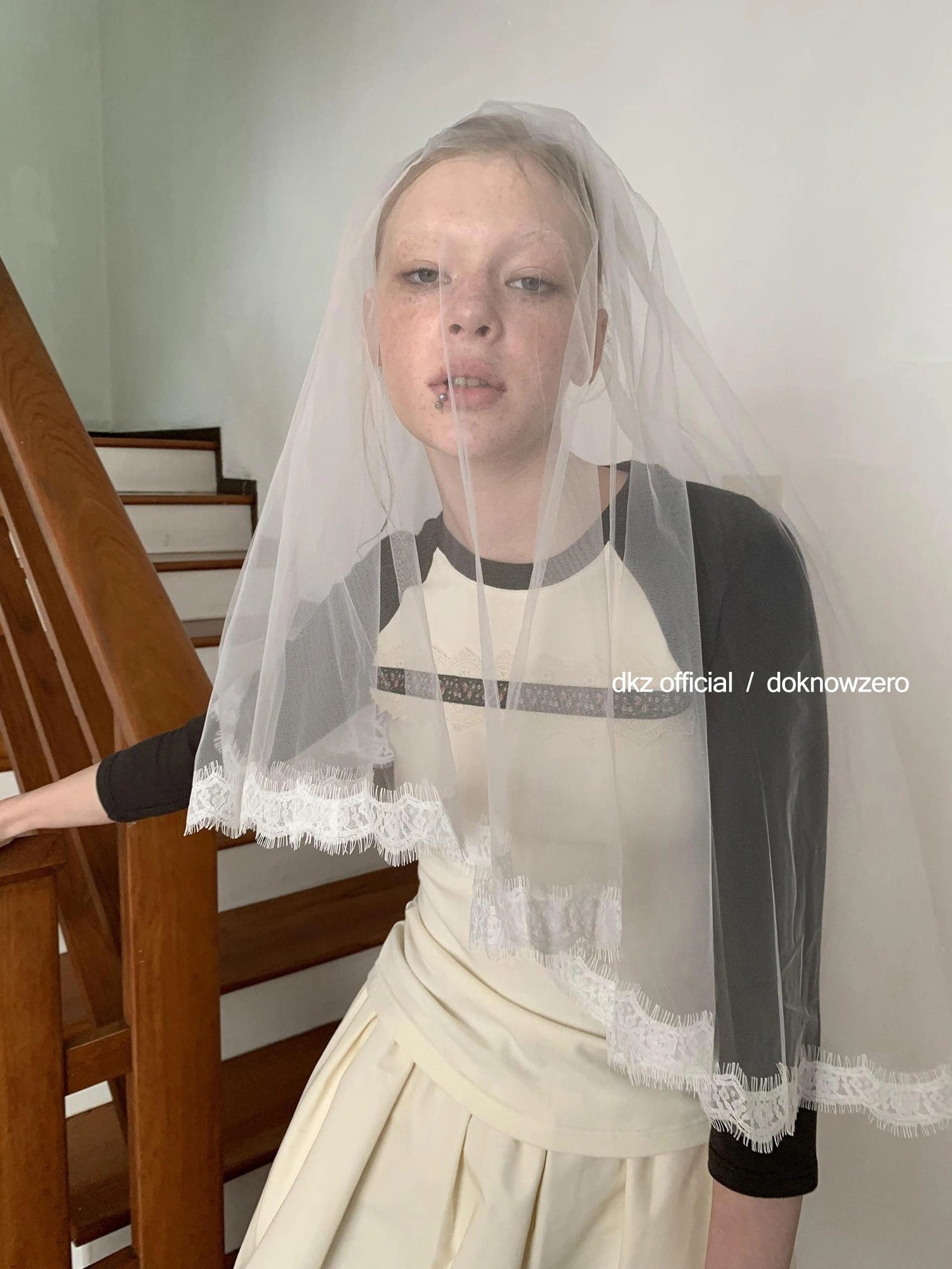 DKZ OFFICIAL Raglan Sleeve Lace Trim Ribbed T-shirt