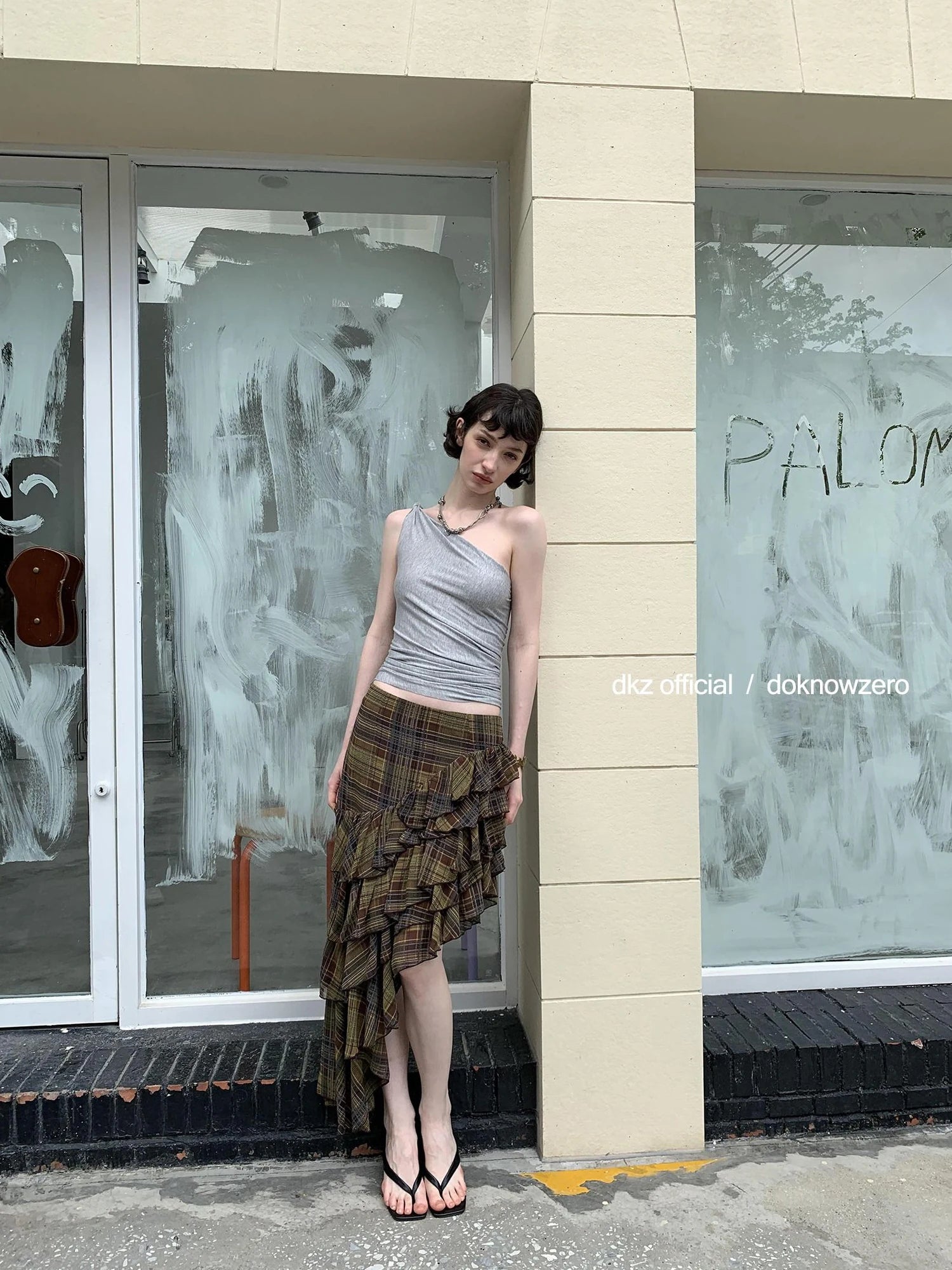 DKZ OFFICIAL Rayon Blend Knotted Halter Top