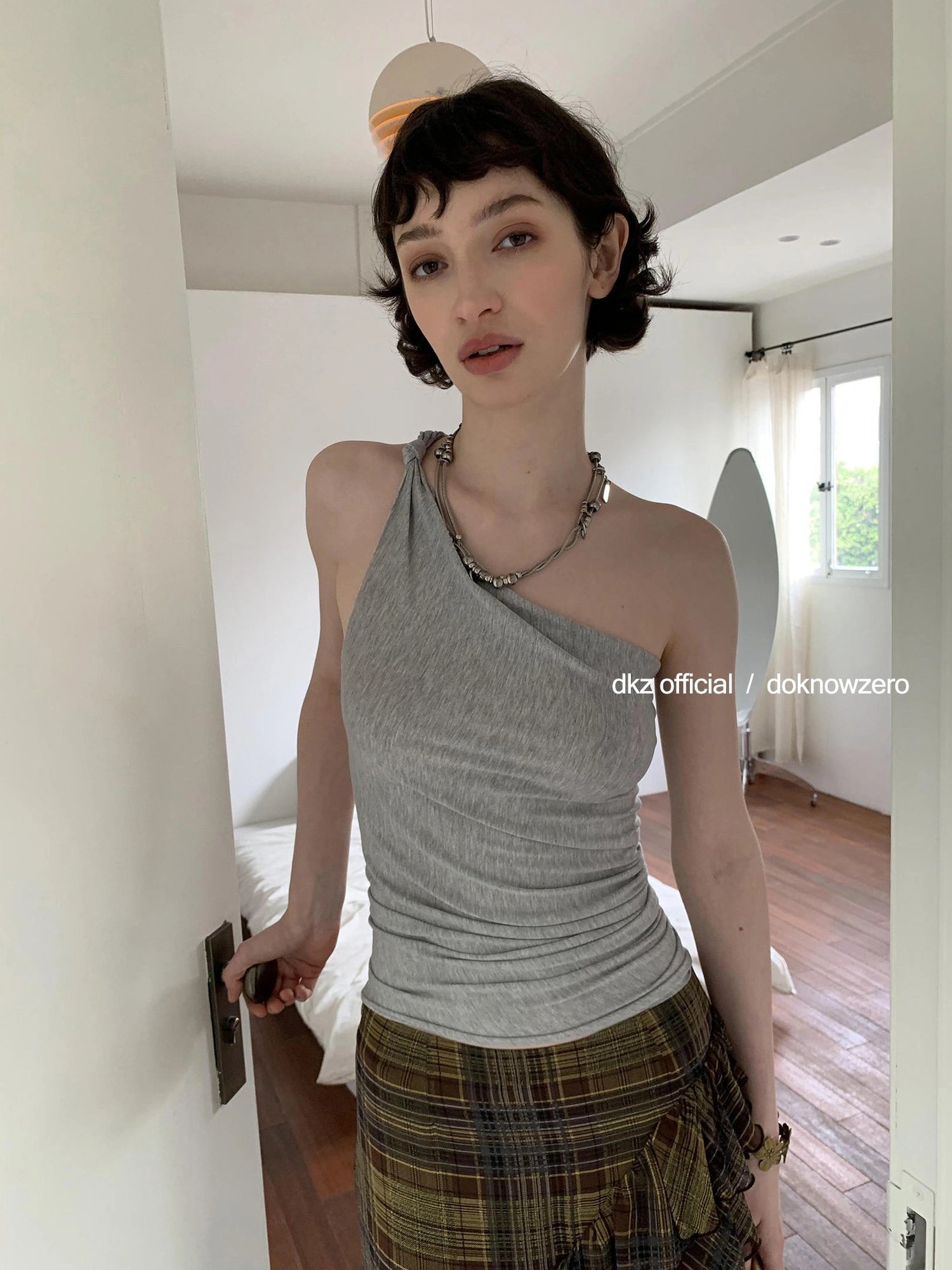 DKZ OFFICIAL Rayon Blend Knotted Halter Top