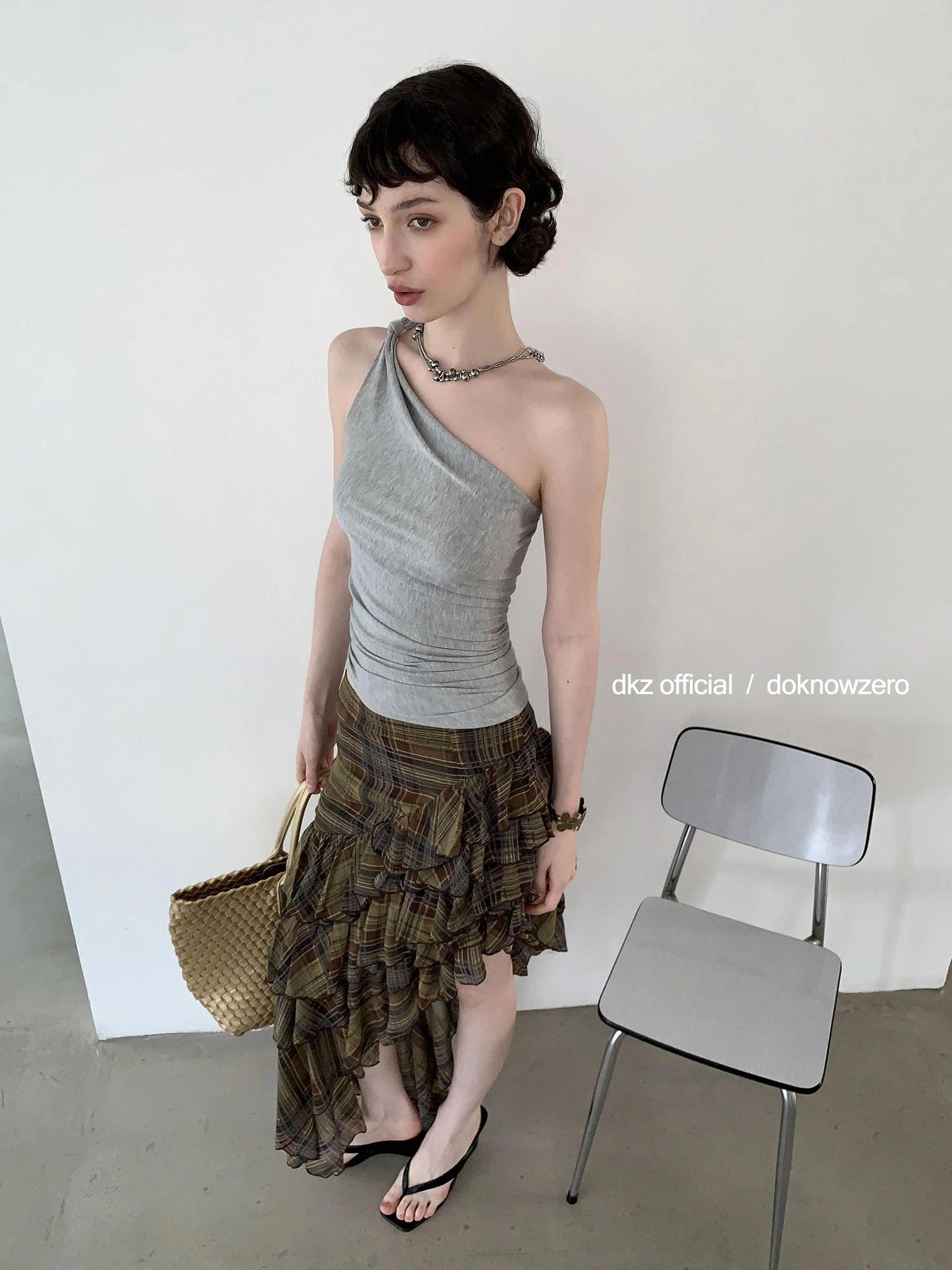 DKZ OFFICIAL Rayon Blend Knotted Halter Top