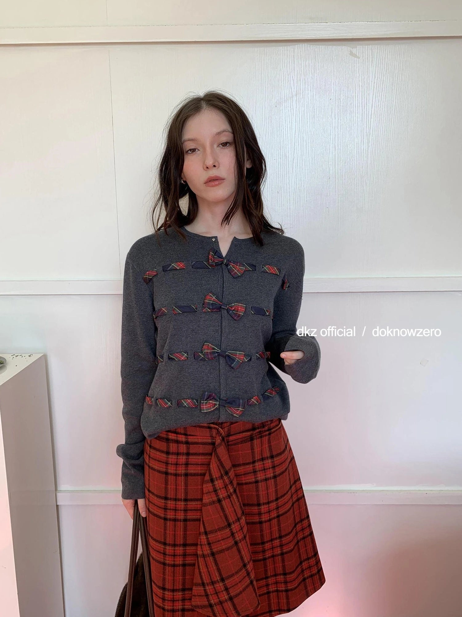 DKZ OFFICIAL Red Bow Tie Front Knit Cardigan