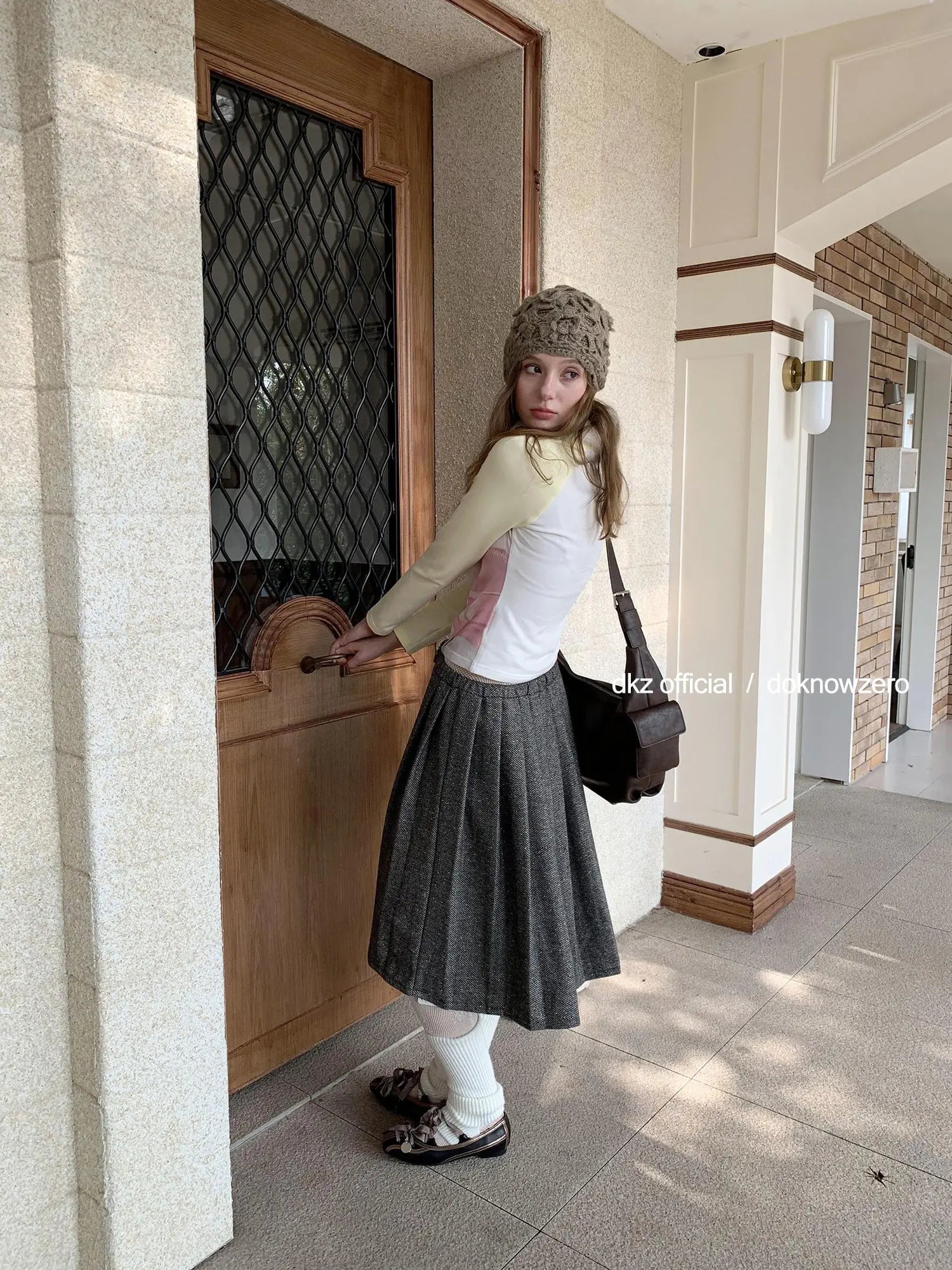 DKZ OFFICIAL Retro Dreamcore Cat Print Raglan Long Sleeve T-shirt