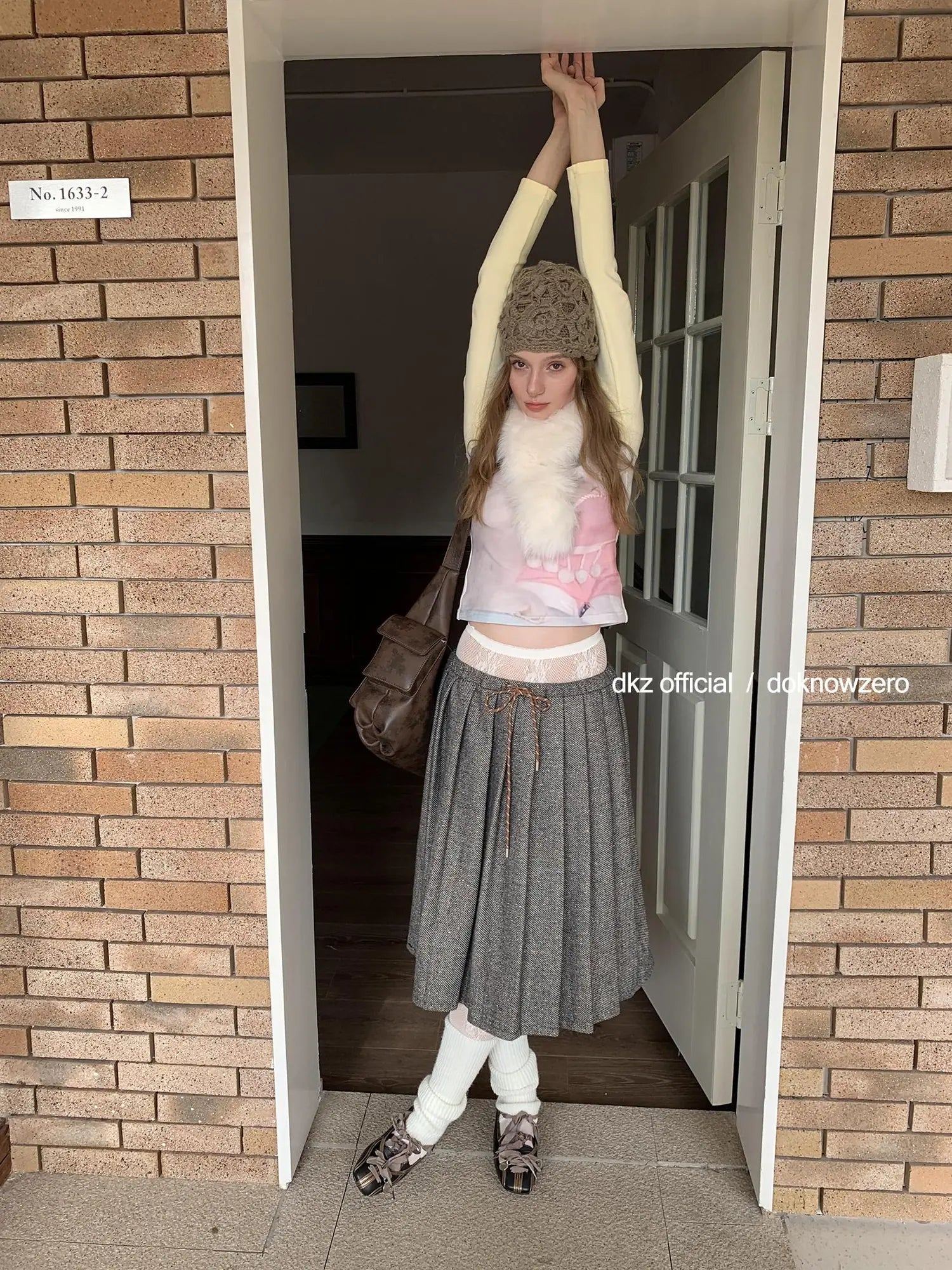 DKZ OFFICIAL Retro Dreamcore Cat Print Raglan Long Sleeve T-shirt