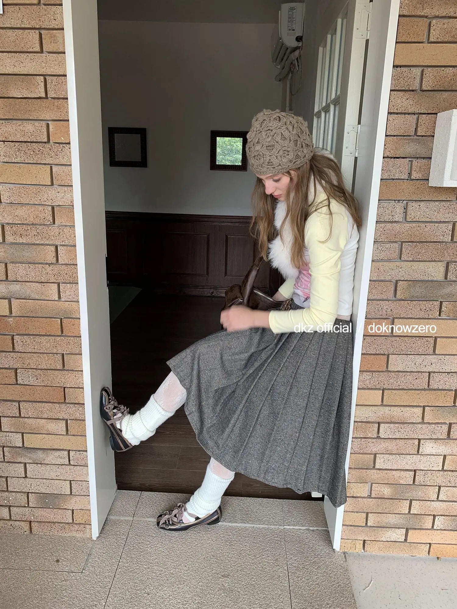 DKZ OFFICIAL Retro Dreamcore Cat Print Raglan Long Sleeve T-shirt