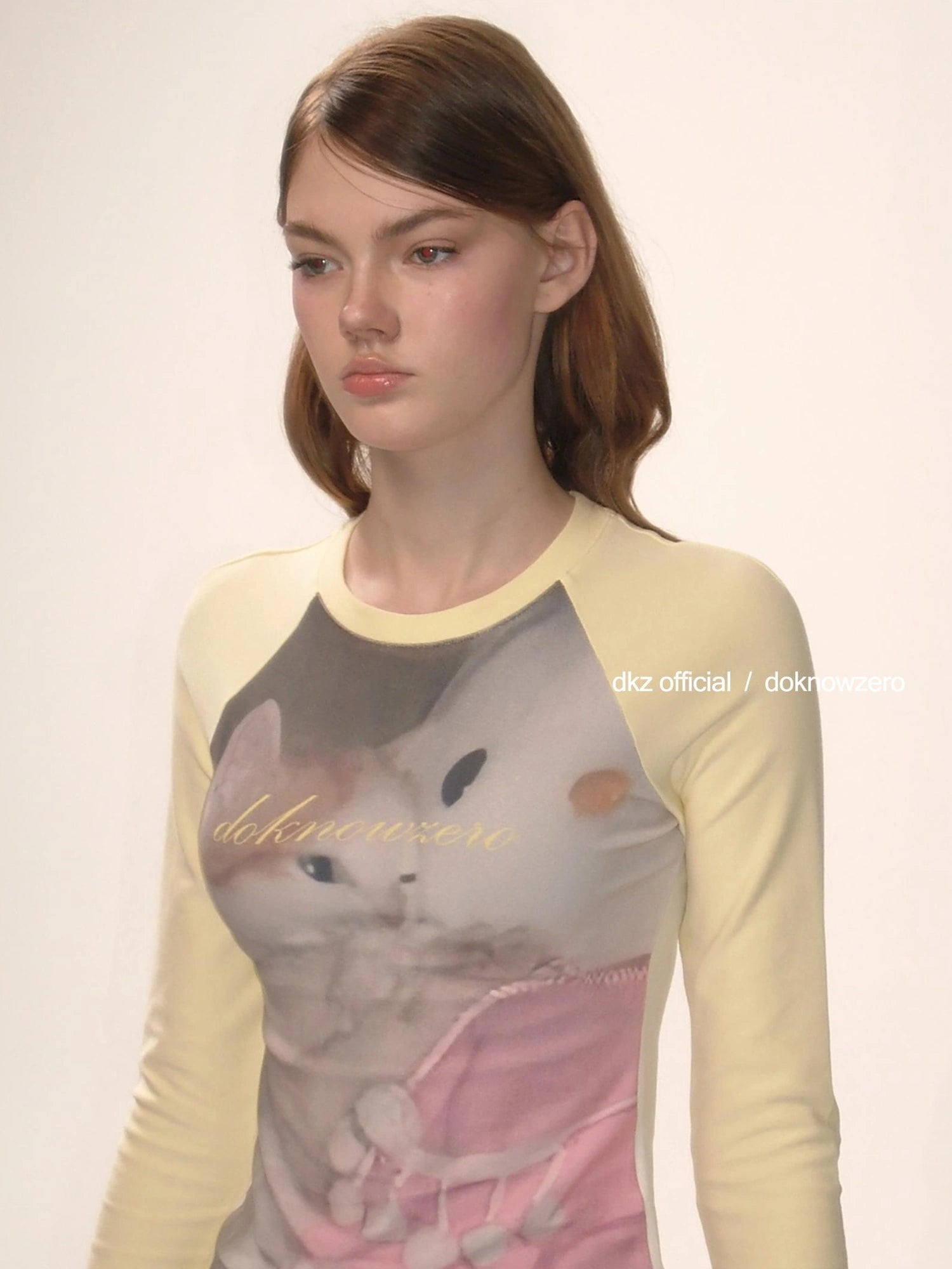 DKZ OFFICIAL Retro Dreamcore Cat Print Raglan Long Sleeve T-shirt