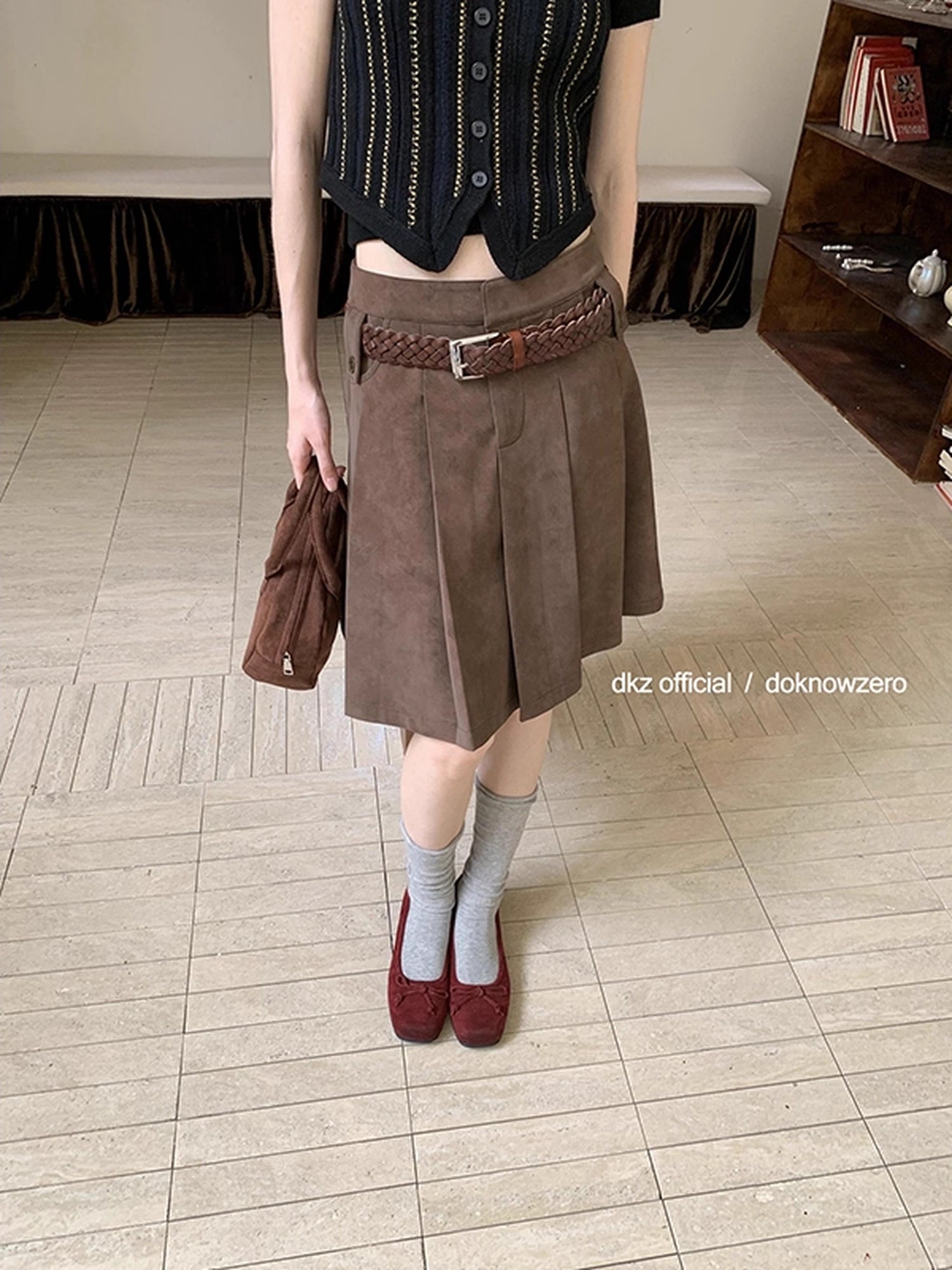 DKZ_OFFICIAL_Retro_Suede_Short_Jacket_And_Pleated_Skirt_Set_MISSTT