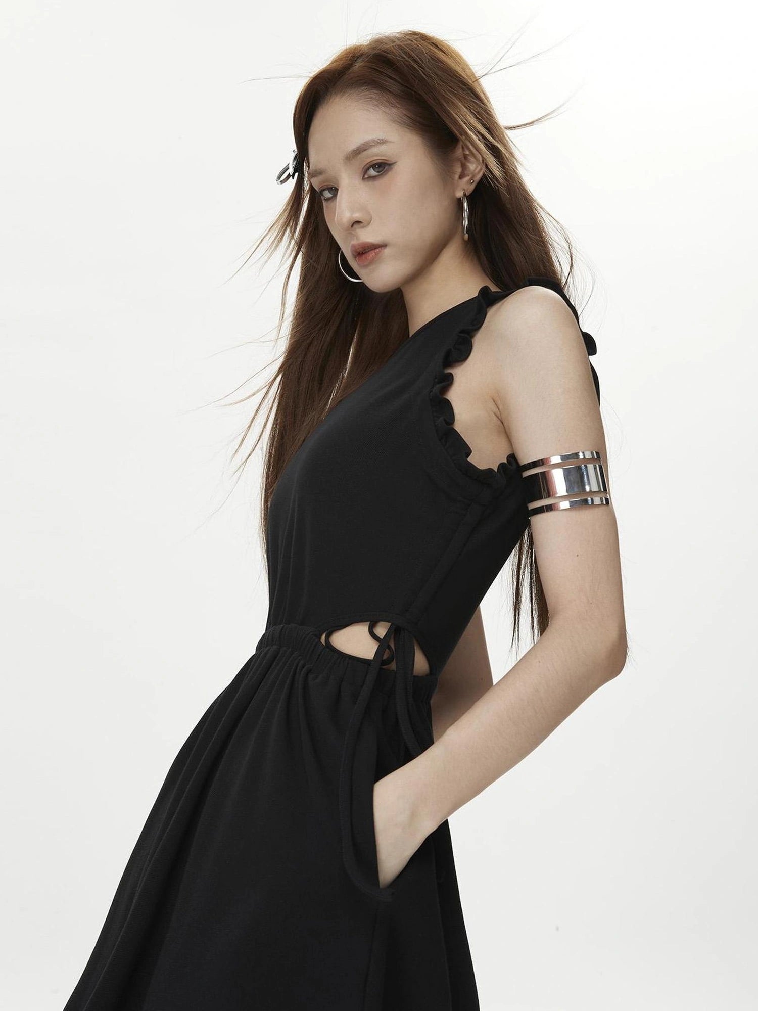 DKZ OFFICIAL Sleeveless Petal Sleeve Bodycon Black Mini Dress