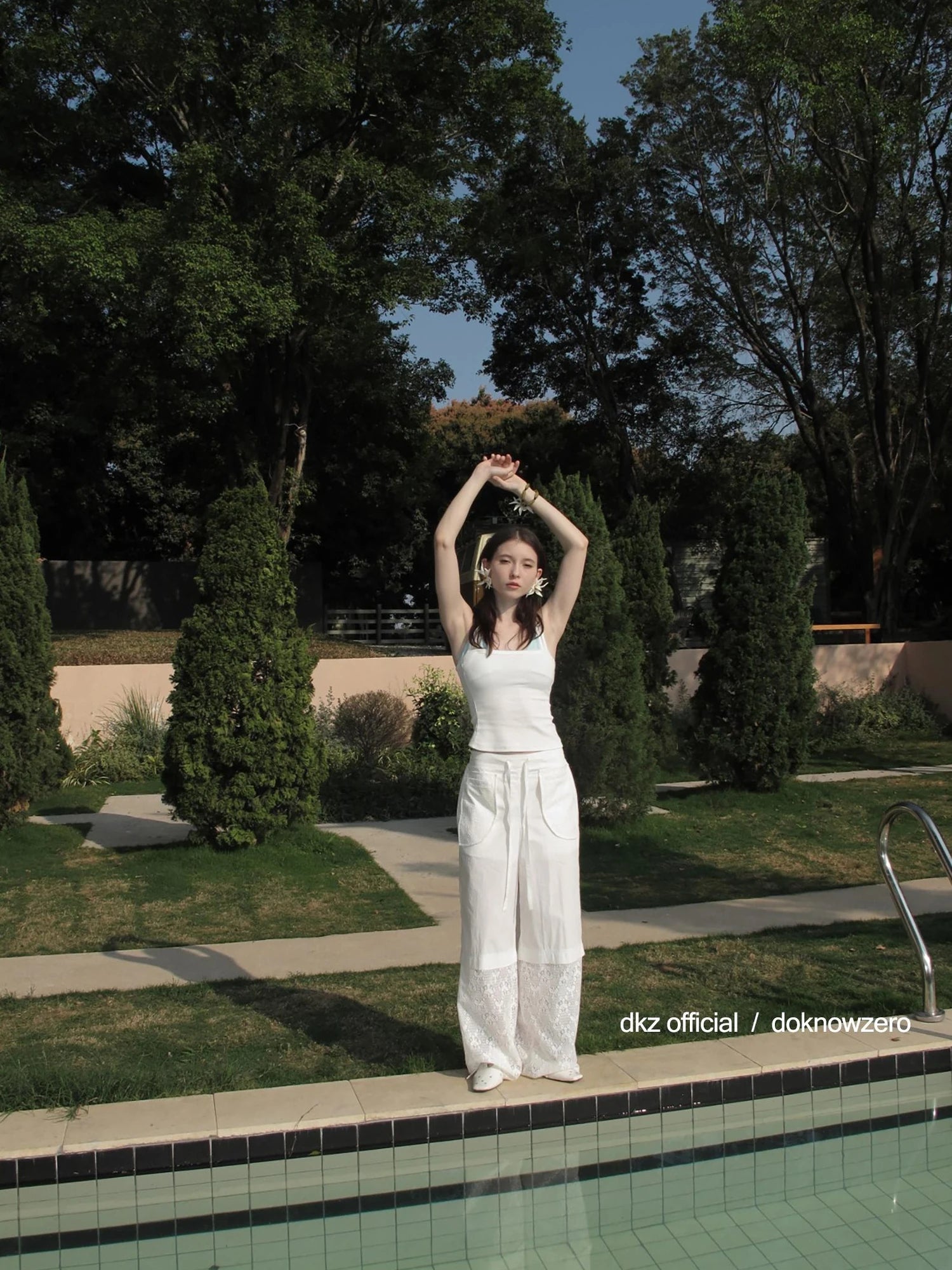 DKZ OFFICIAL Sleeveless Slim Fit Tank Top For Women