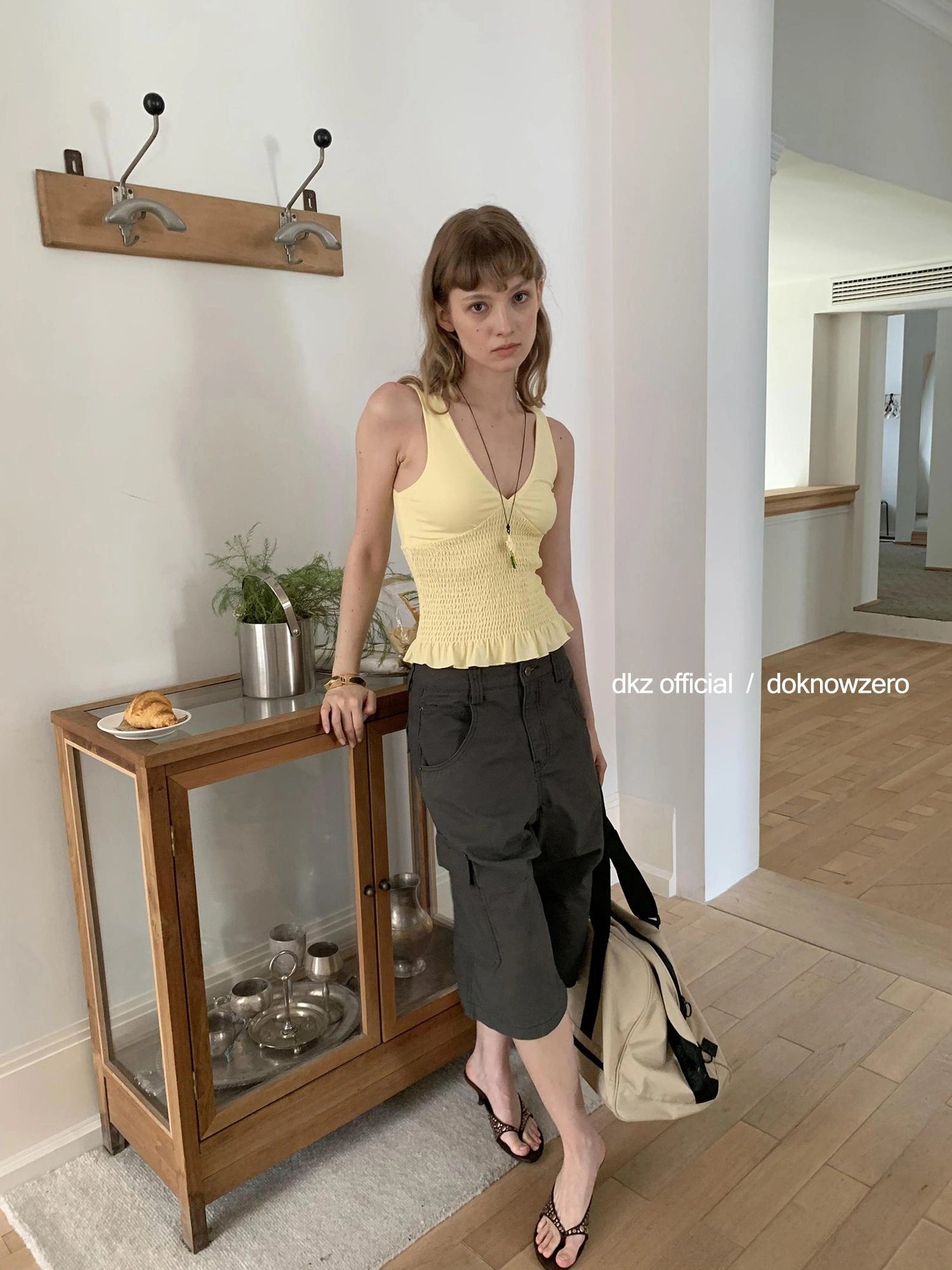 DKZ OFFICIAL Sleeveless V-neck Vest For Women Summer Slim Fit Top