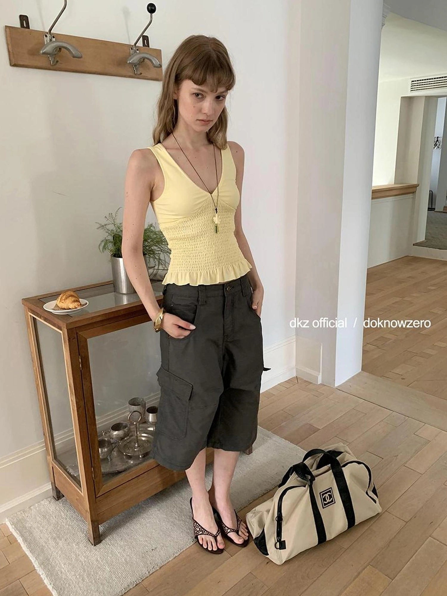 DKZ OFFICIAL Sleeveless V-neck Vest For Women Summer Slim Fit Top