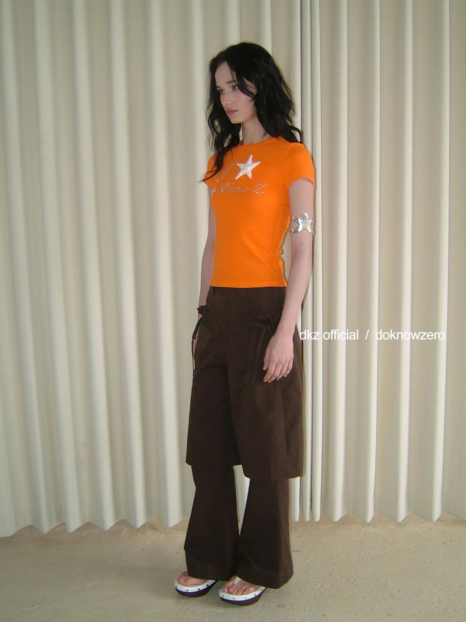 DKZ OFFICIAL Sparkle Dot Star Embellished Slim Fit T-Shirt