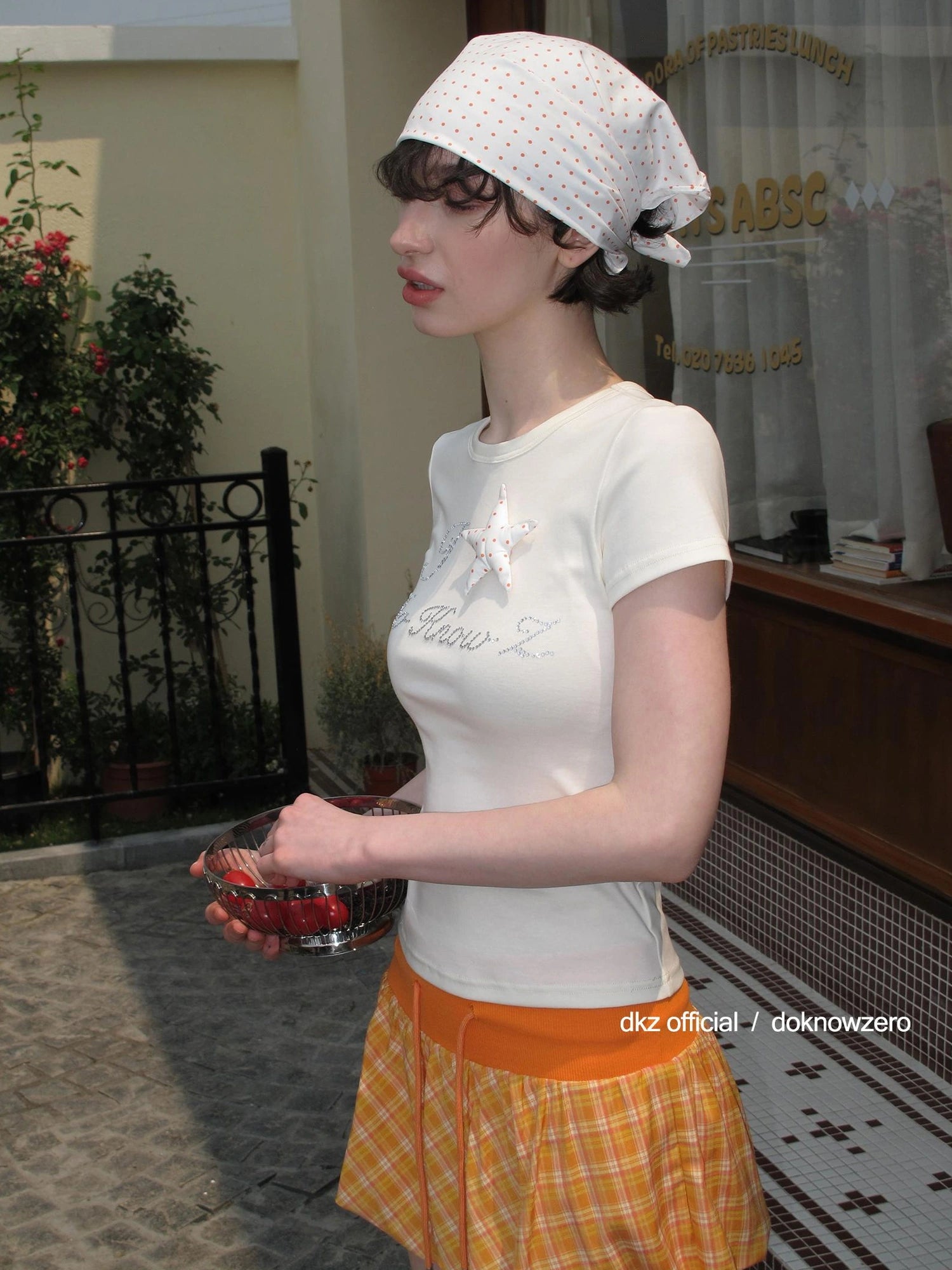 DKZ OFFICIAL Sparkle Dot Star Embellished Slim Fit T-Shirt