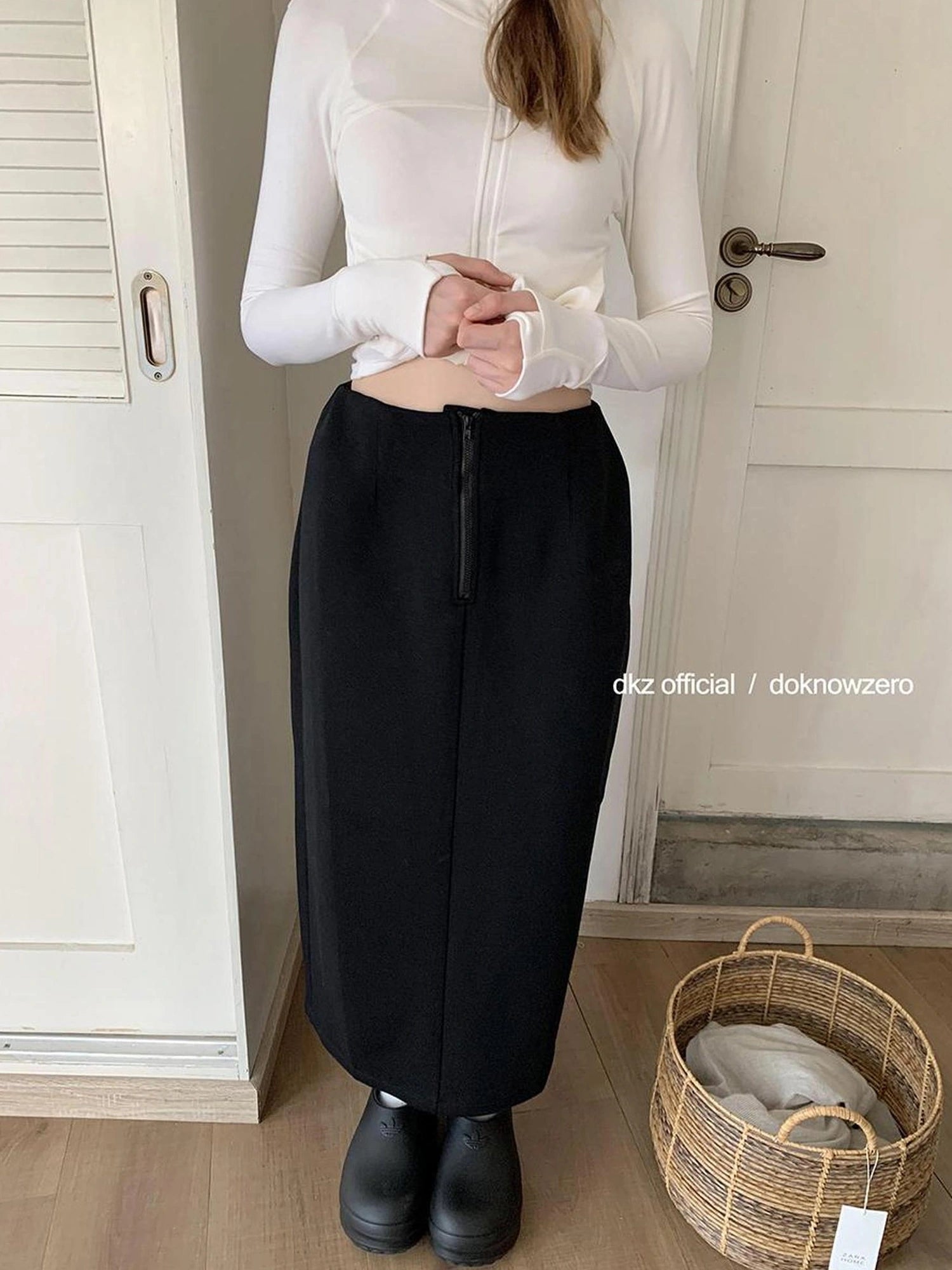 DKZ OFFICIAL Straight Black Midi Skirt For Women In Cotton Blend