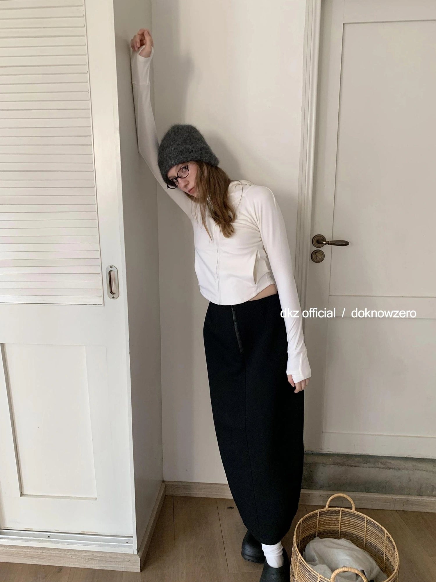 DKZ OFFICIAL Straight Black Midi Skirt For Women In Cotton Blend