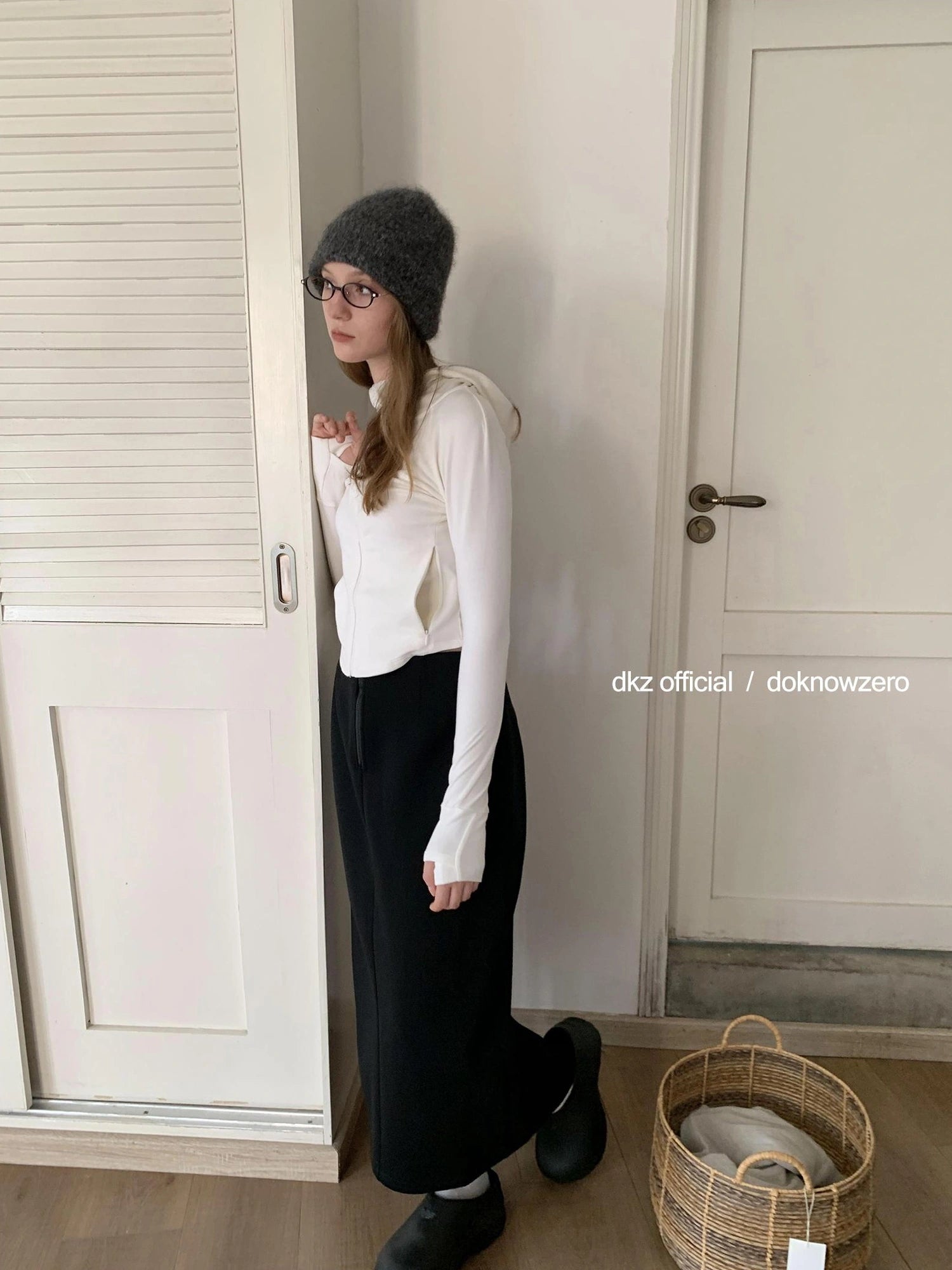 DKZ OFFICIAL Straight Black Midi Skirt For Women In Cotton Blend