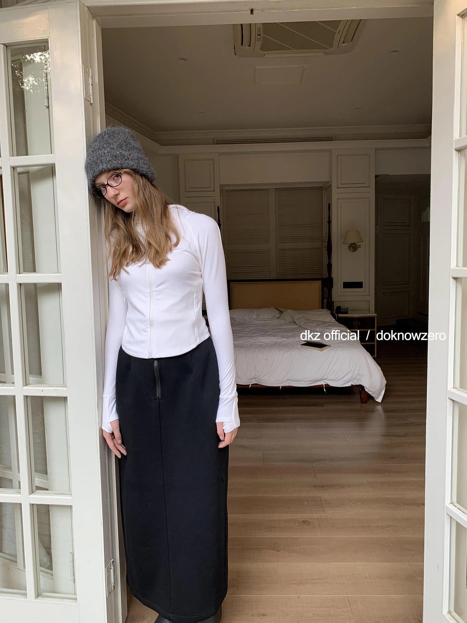 DKZ OFFICIAL Straight Black Midi Skirt For Women In Cotton Blend