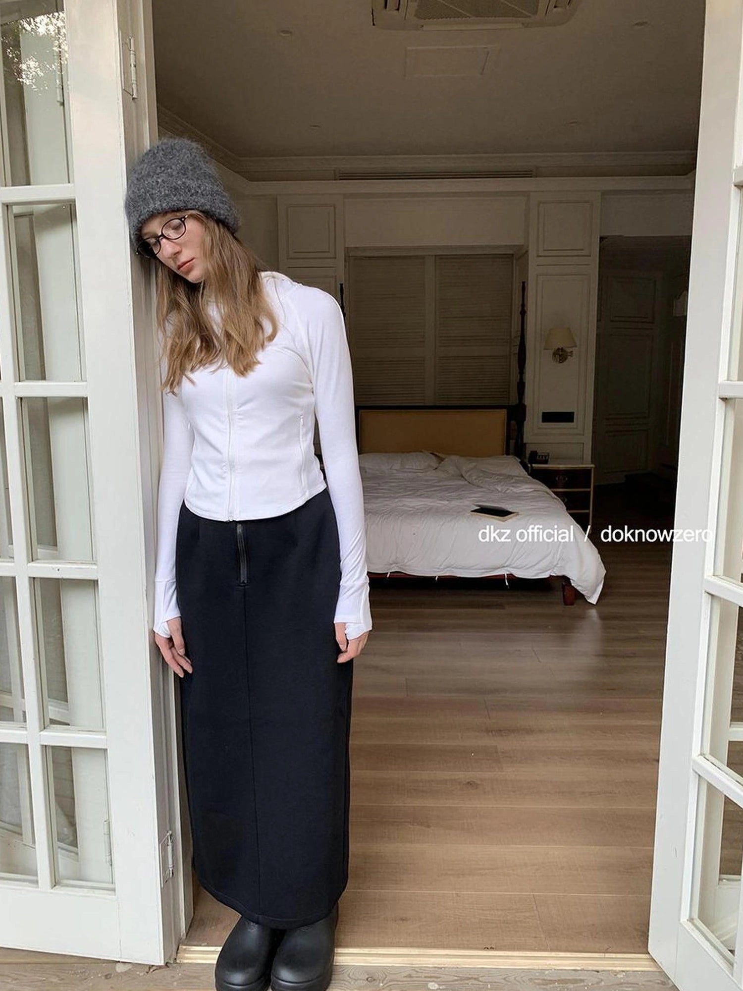 DKZ OFFICIAL Straight Black Midi Skirt For Women In Cotton Blend