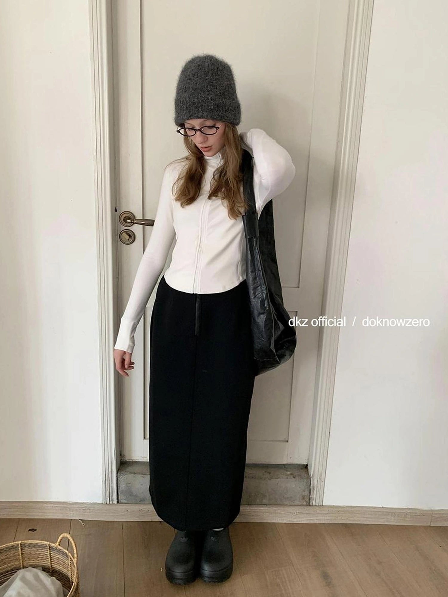 DKZ OFFICIAL Straight Black Midi Skirt For Women In Cotton Blend