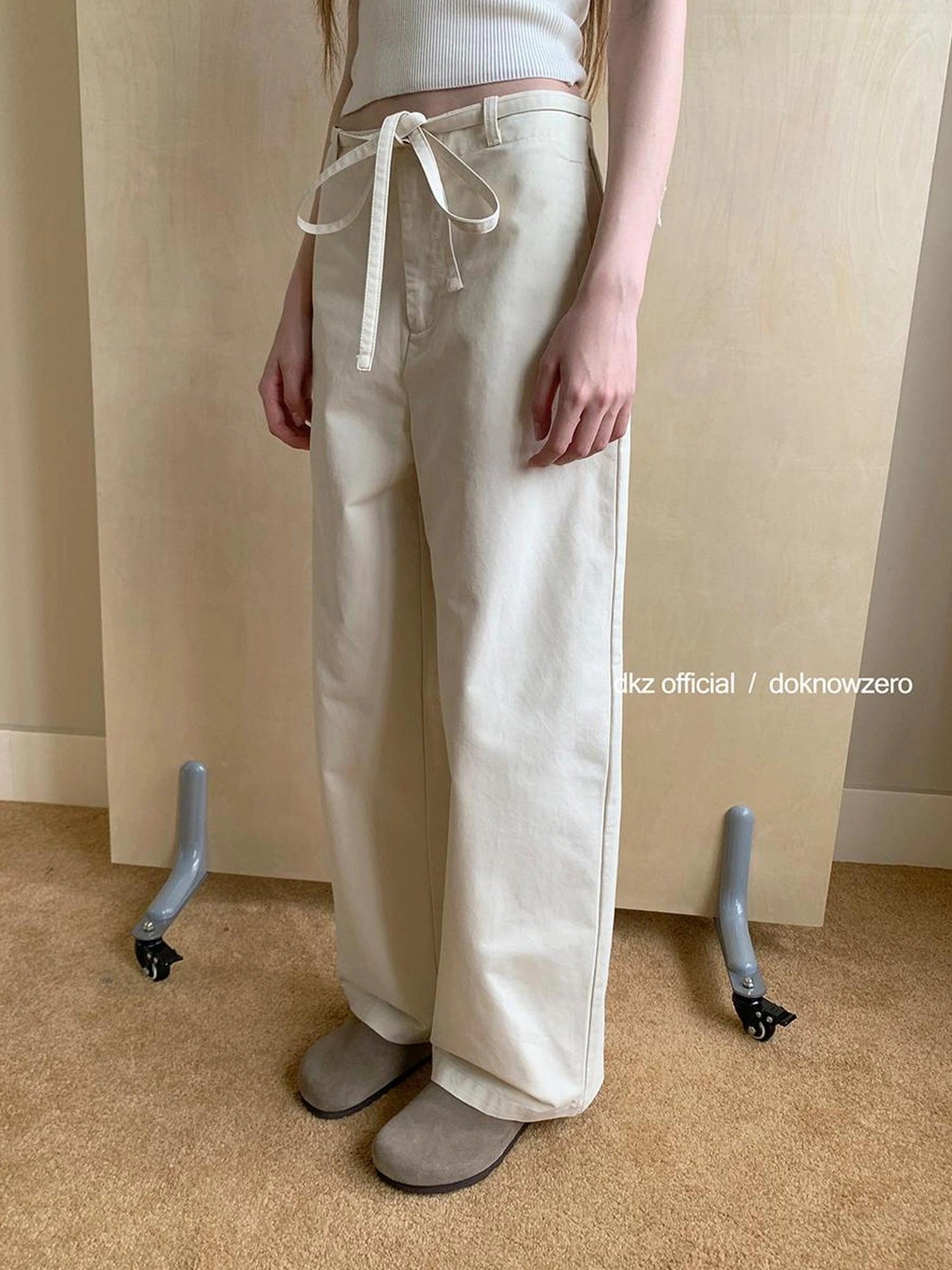DKZ OFFICIAL Straight Leg Trousers In Apricot