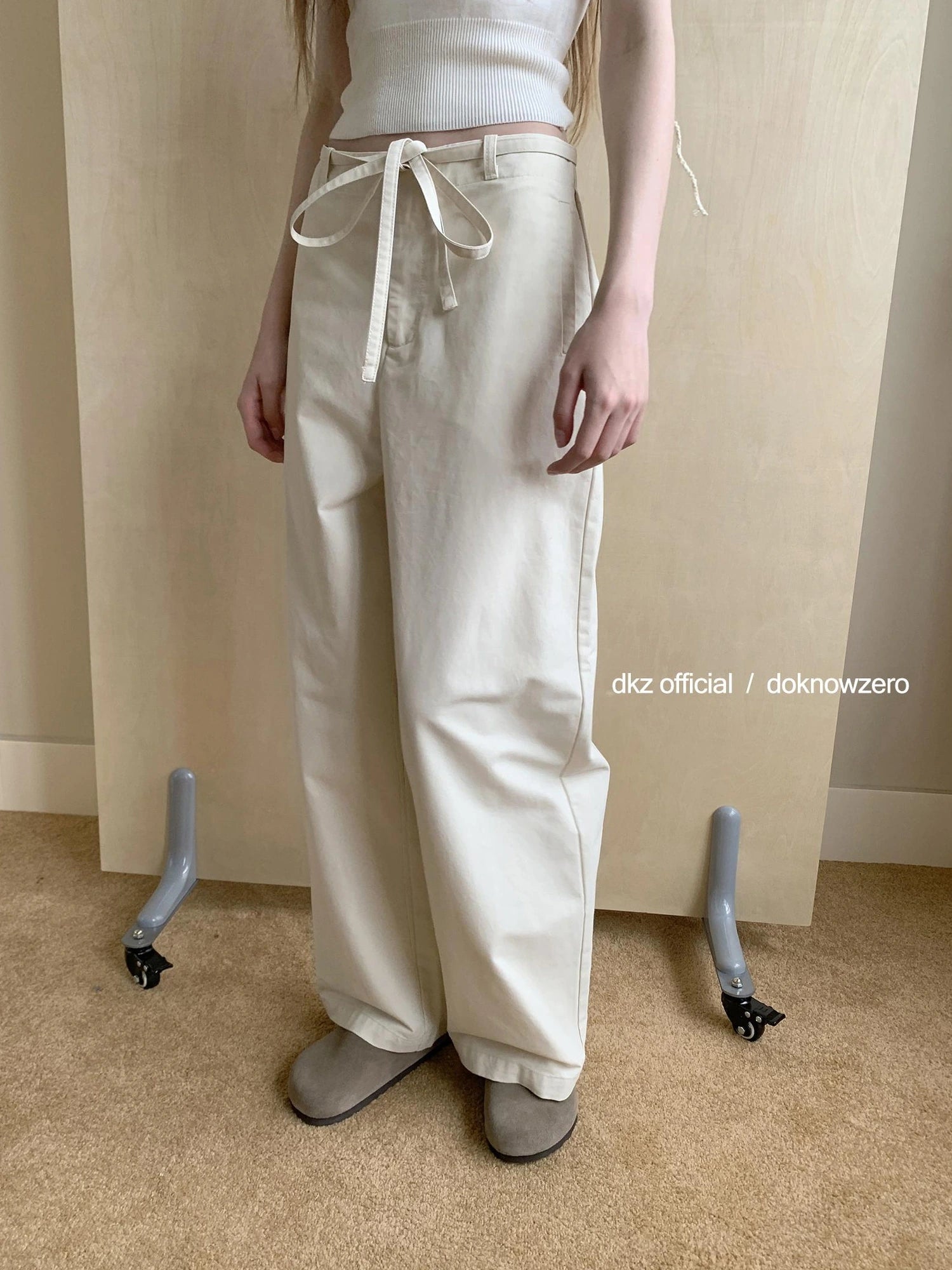 DKZ OFFICIAL Straight Leg Trousers In Apricot