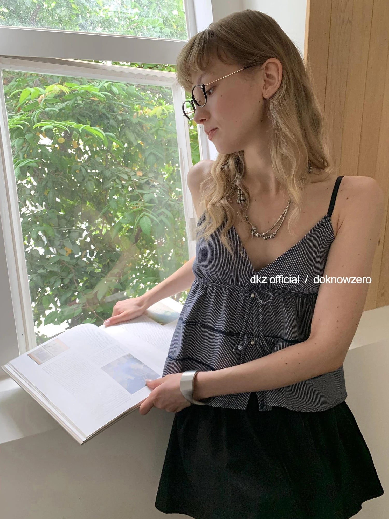DKZ OFFICIAL Striped V-Neck Bow Tie Camisole Top