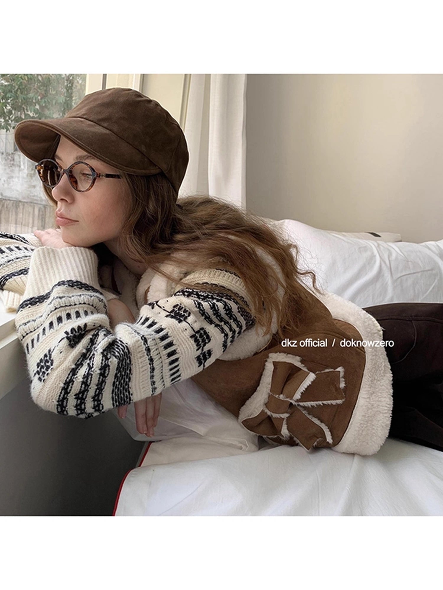 DKZ_OFFICIAL_Suede_Shearling_Bow_Tie_Vest_MISSTT