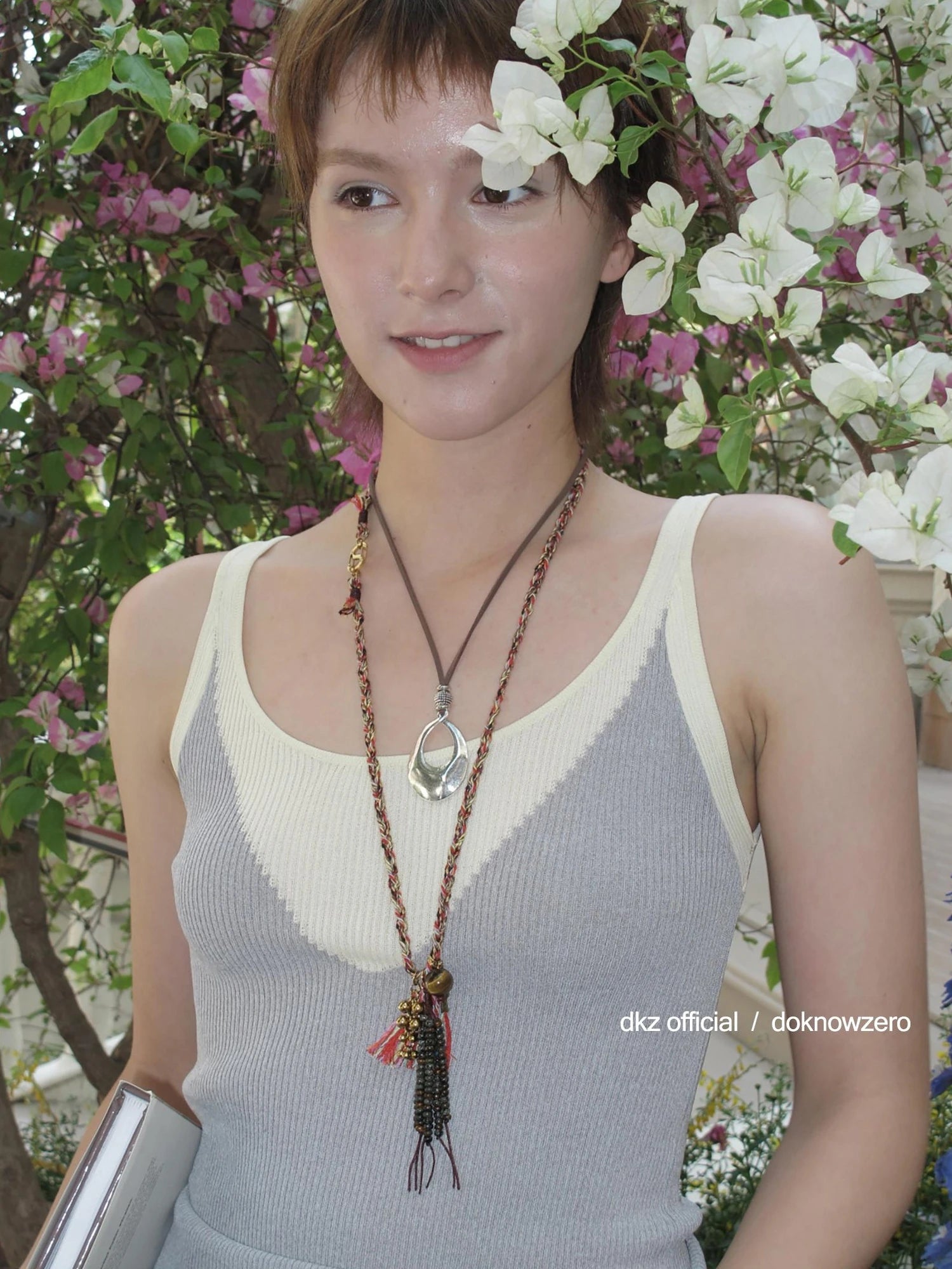 DKZ OFFICIAL Summer Knit Sleeveless Top With Contrast Trim