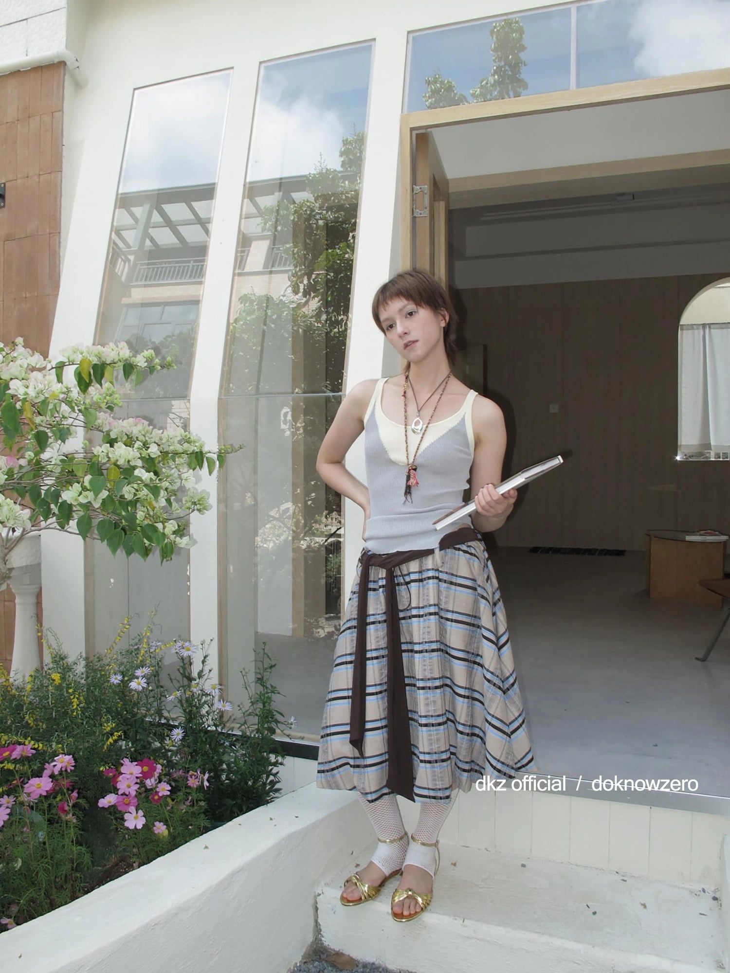 DKZ OFFICIAL Summer Knit Sleeveless Top With Contrast Trim