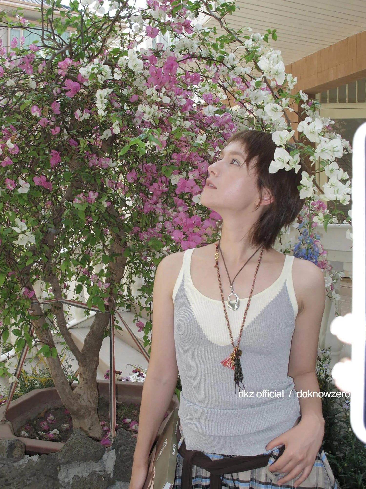 DKZ OFFICIAL Summer Knit Sleeveless Top With Contrast Trim