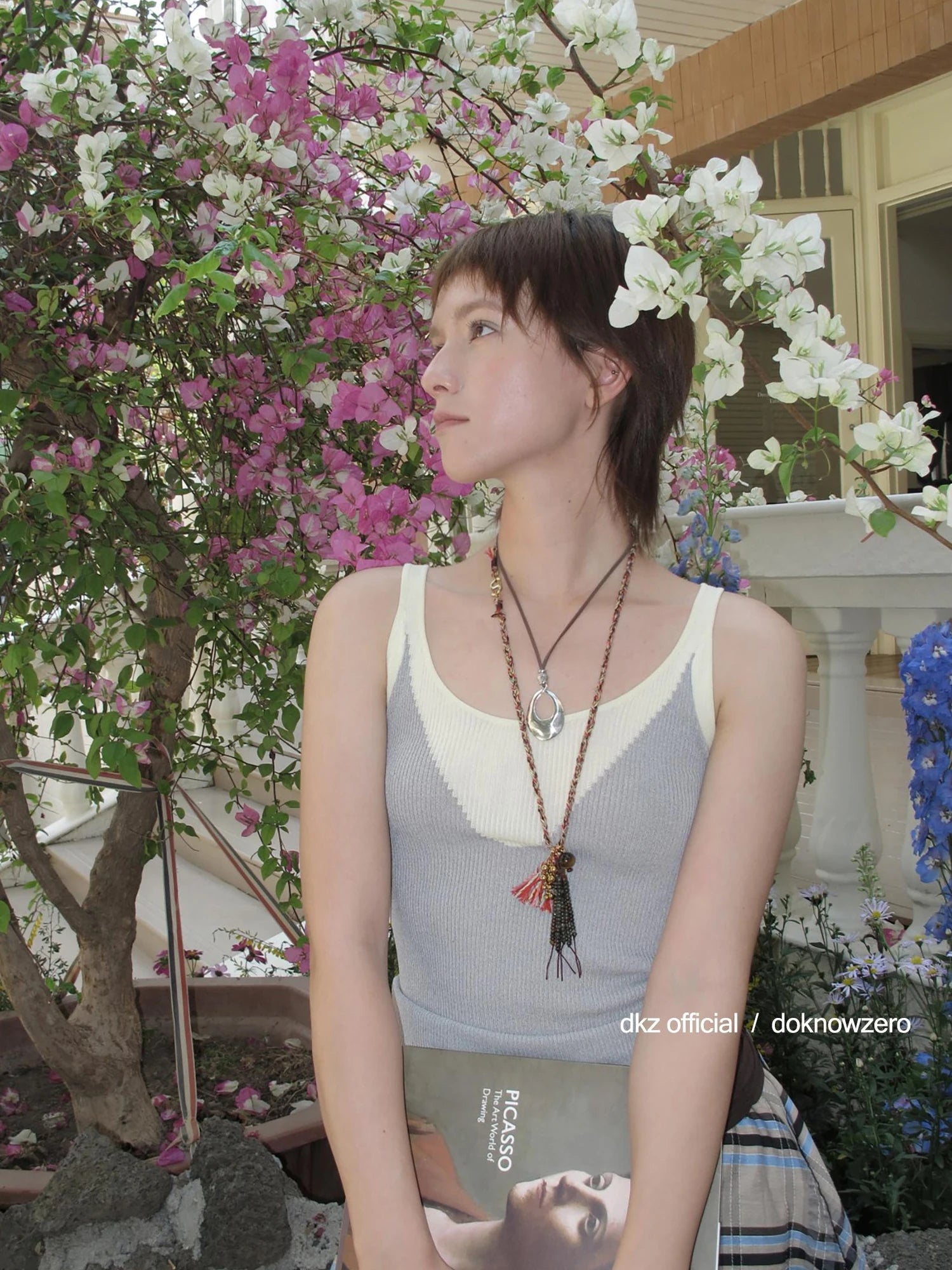 DKZ OFFICIAL Summer Knit Sleeveless Top With Contrast Trim