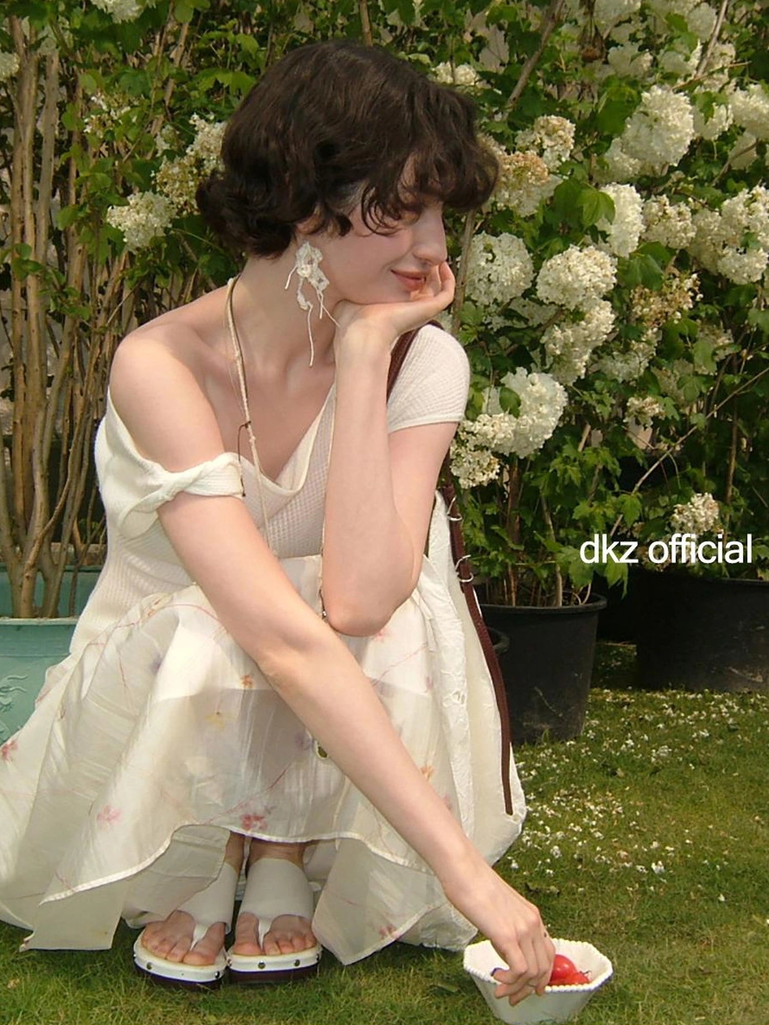 DKZ OFFICIAL Twisted Off Shoulder Knit Crop Top