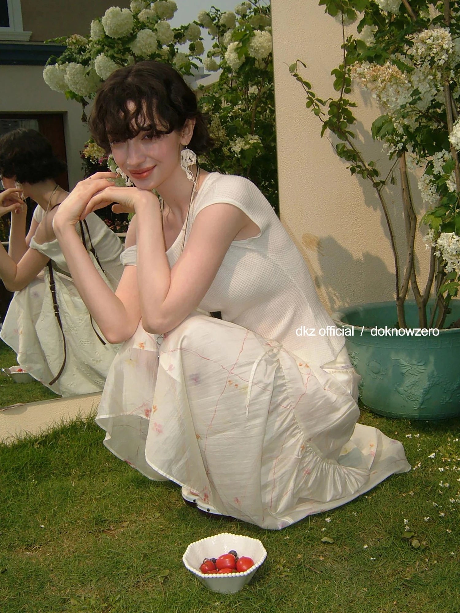 DKZ OFFICIAL Twisted Off Shoulder Knit Crop Top