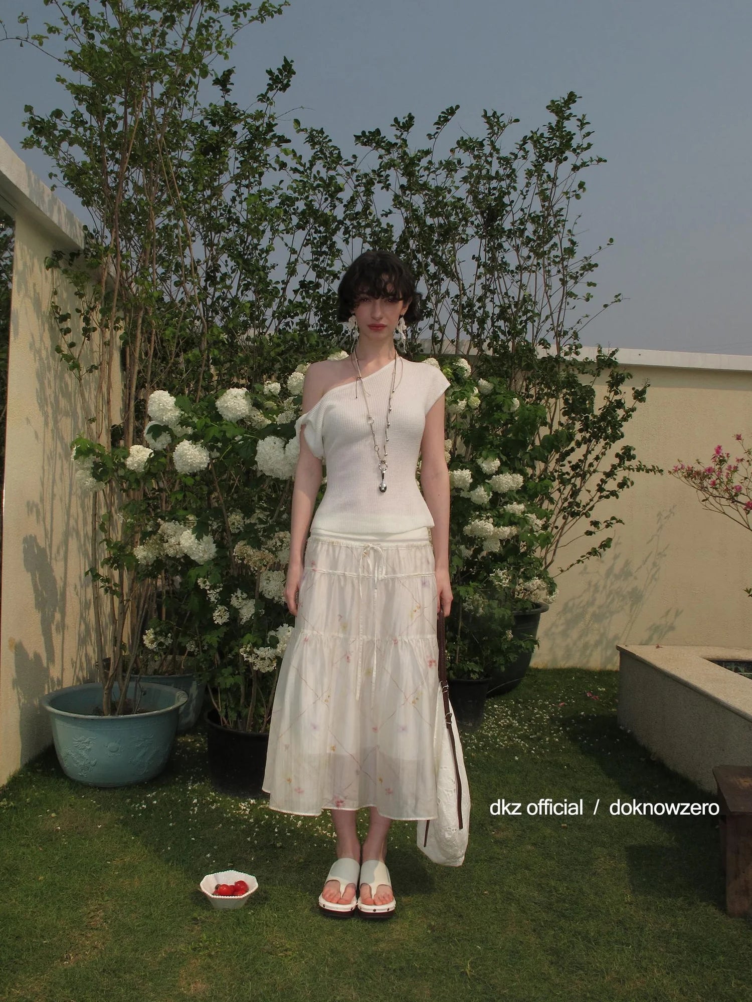 DKZ OFFICIAL Twisted Off Shoulder Knit Crop Top