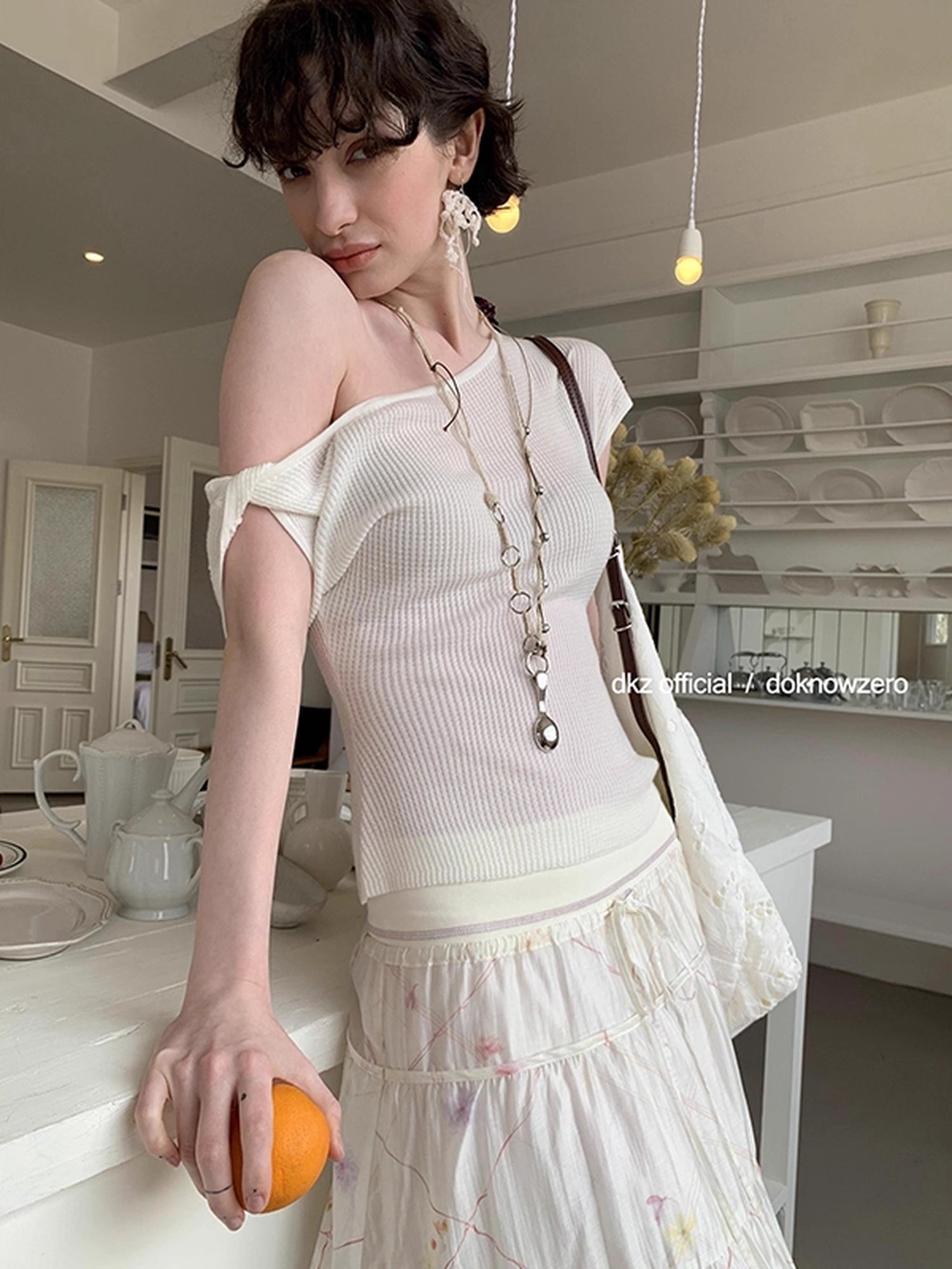 DKZ_OFFICIAL_Twisted_Off_Shoulder_Knit_Crop_Top_MISSTT