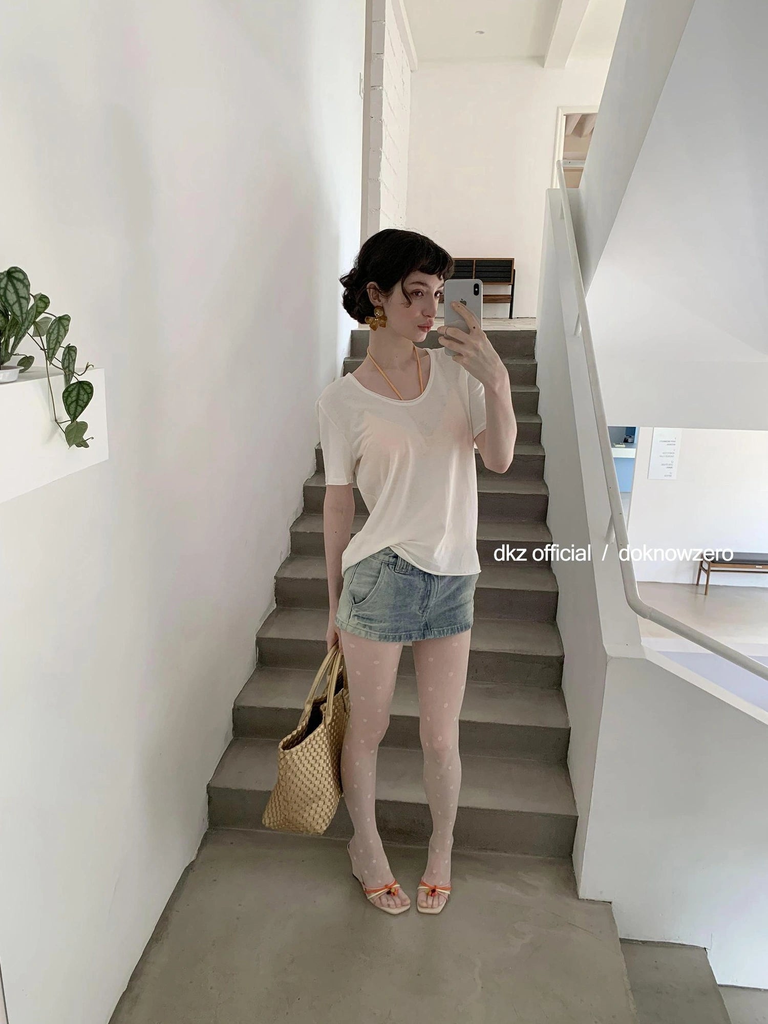 DKZ OFFICIAL U Neck High Twist Long Staple Cotton T-shirt