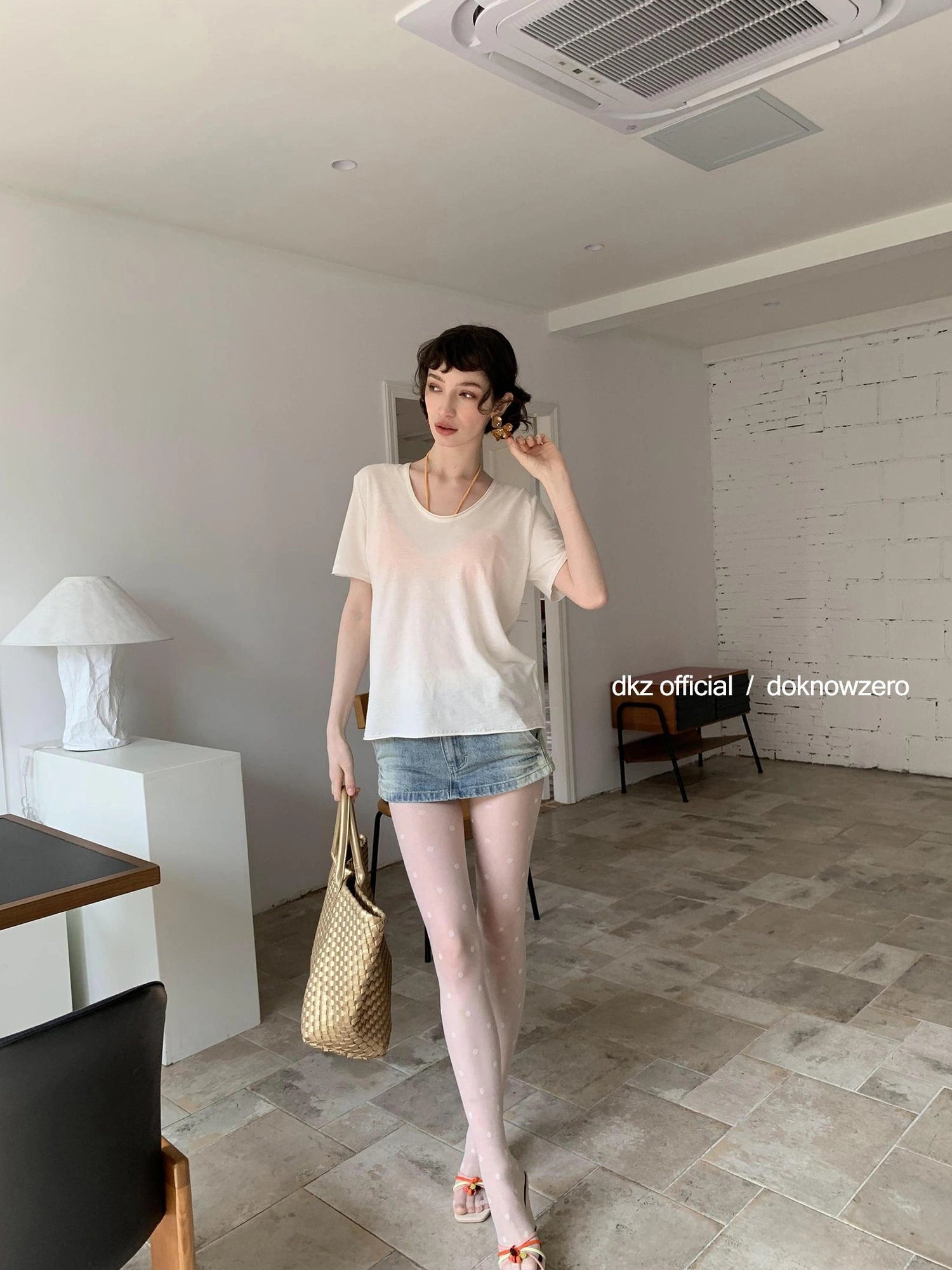 DKZ OFFICIAL U Neck High Twist Long Staple Cotton T-shirt