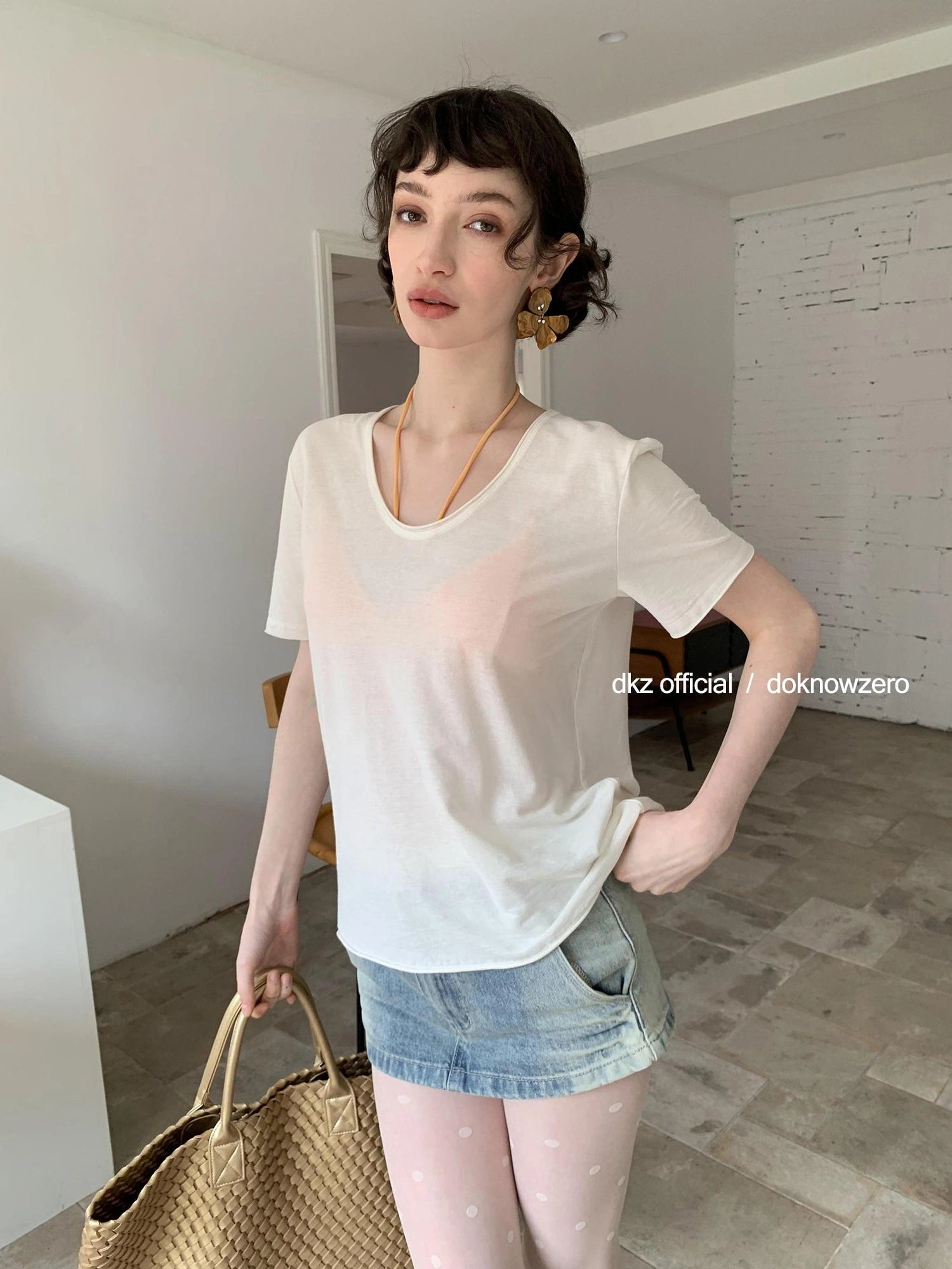 DKZ OFFICIAL U Neck High Twist Long Staple Cotton T-shirt