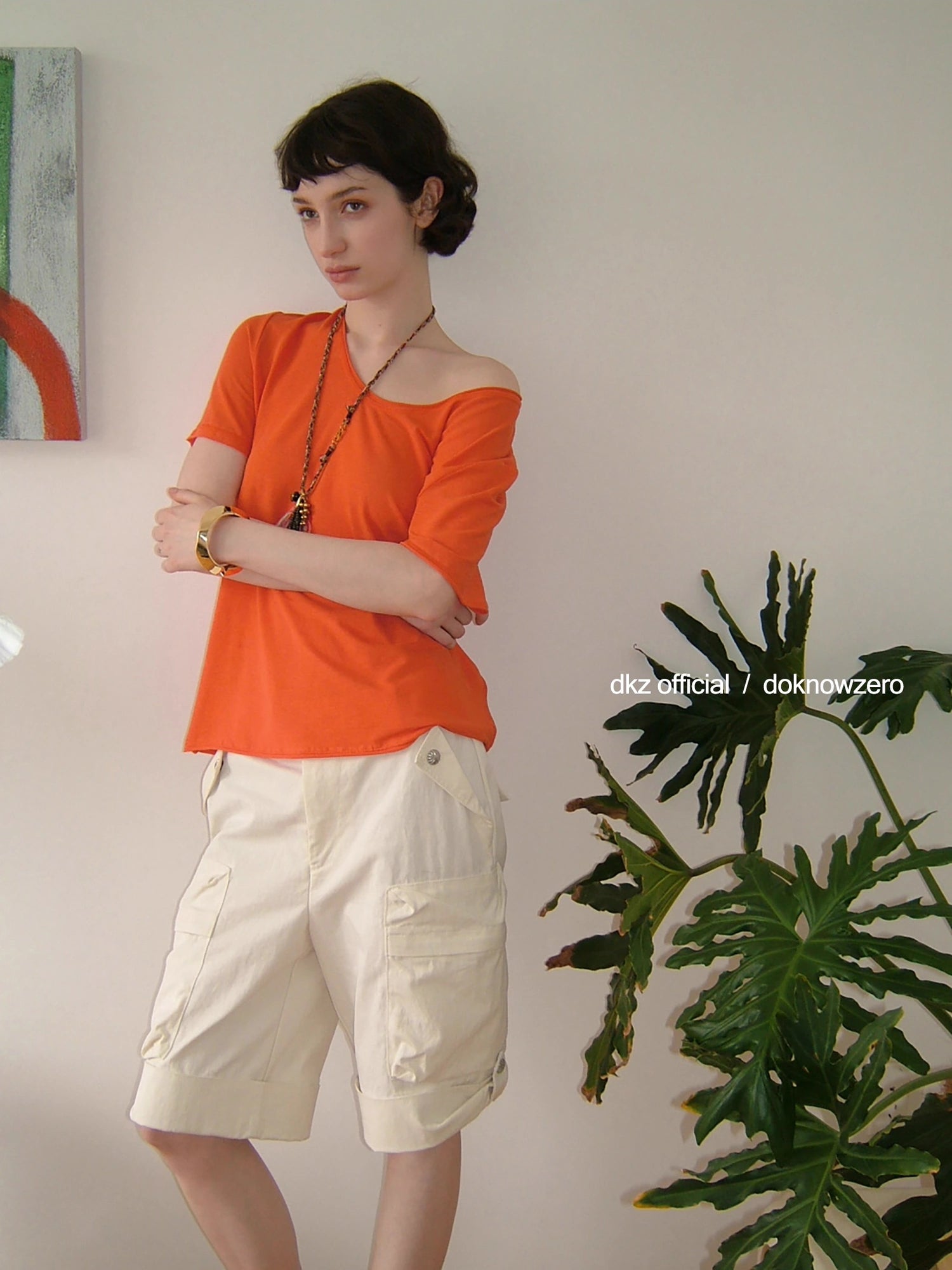 DKZ_OFFICIAL_U_Neck_High_Twist_Long_Staple_Cotton_T-shirt_MISSTT