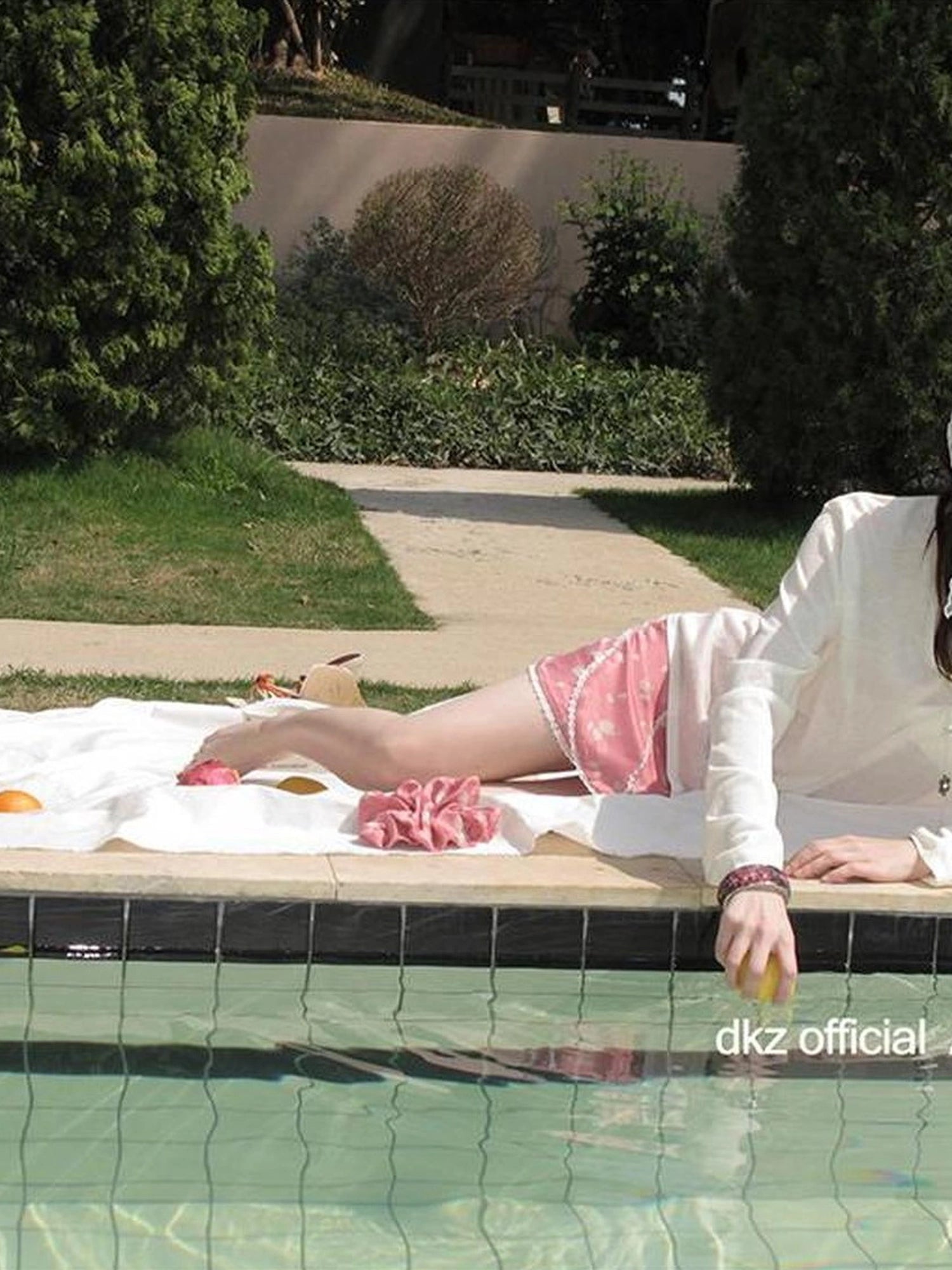 DKZ OFFICIAL V-Neck Acrylic Blend Knit Long Sleeve Top