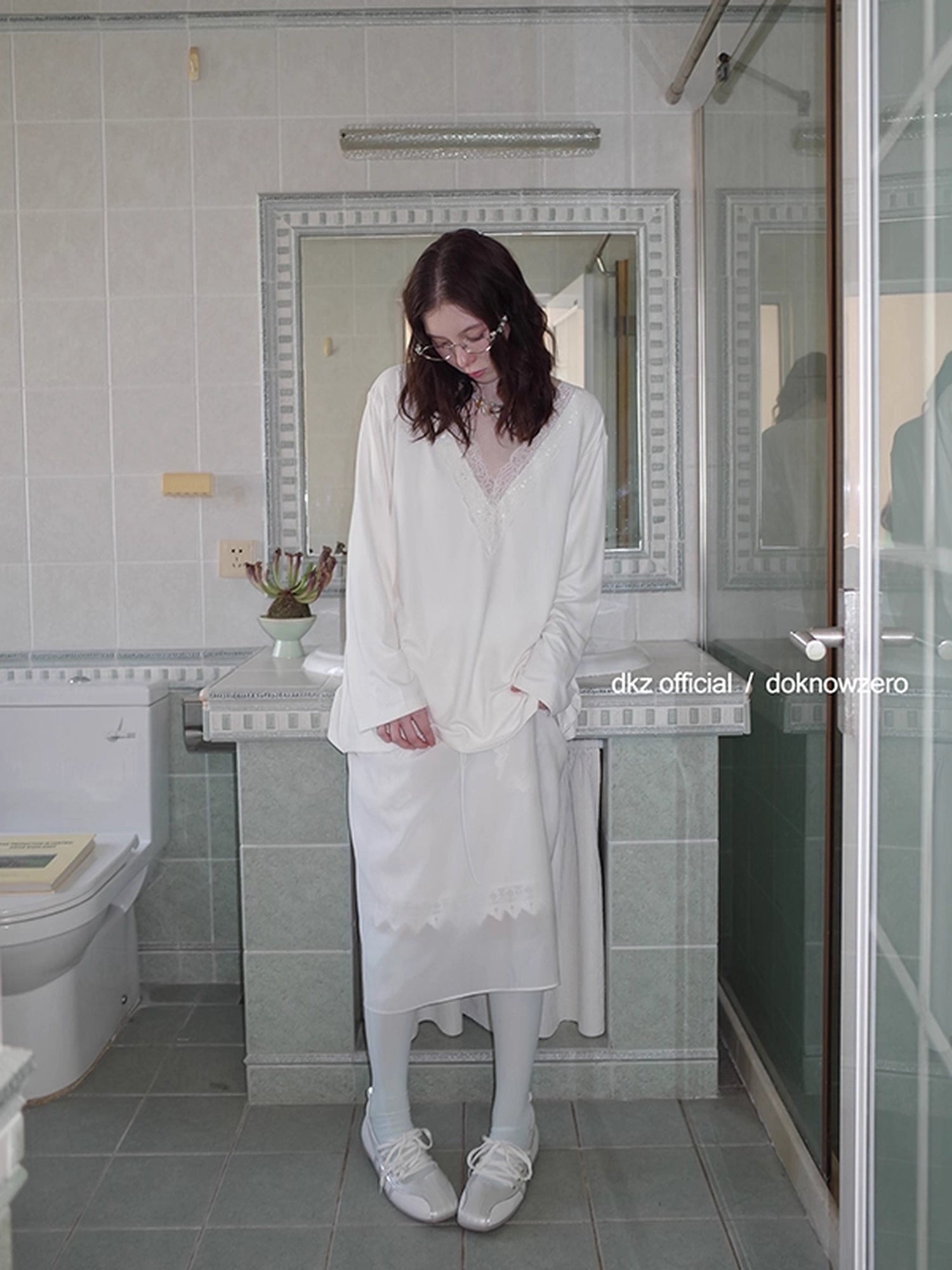 DKZ_OFFICIAL_V-Neck_Lace_Trimmed_Long_Sleeve_T-Shirt_In_Beige_MISSTT