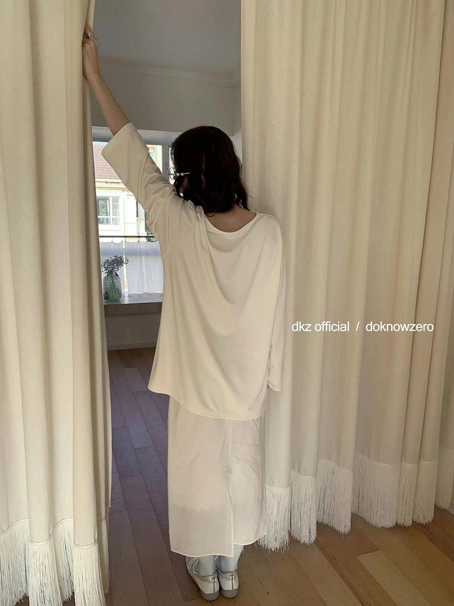 DKZ OFFICIAL V-Neck Lace Trimmed Long Sleeve T-Shirt In Beige